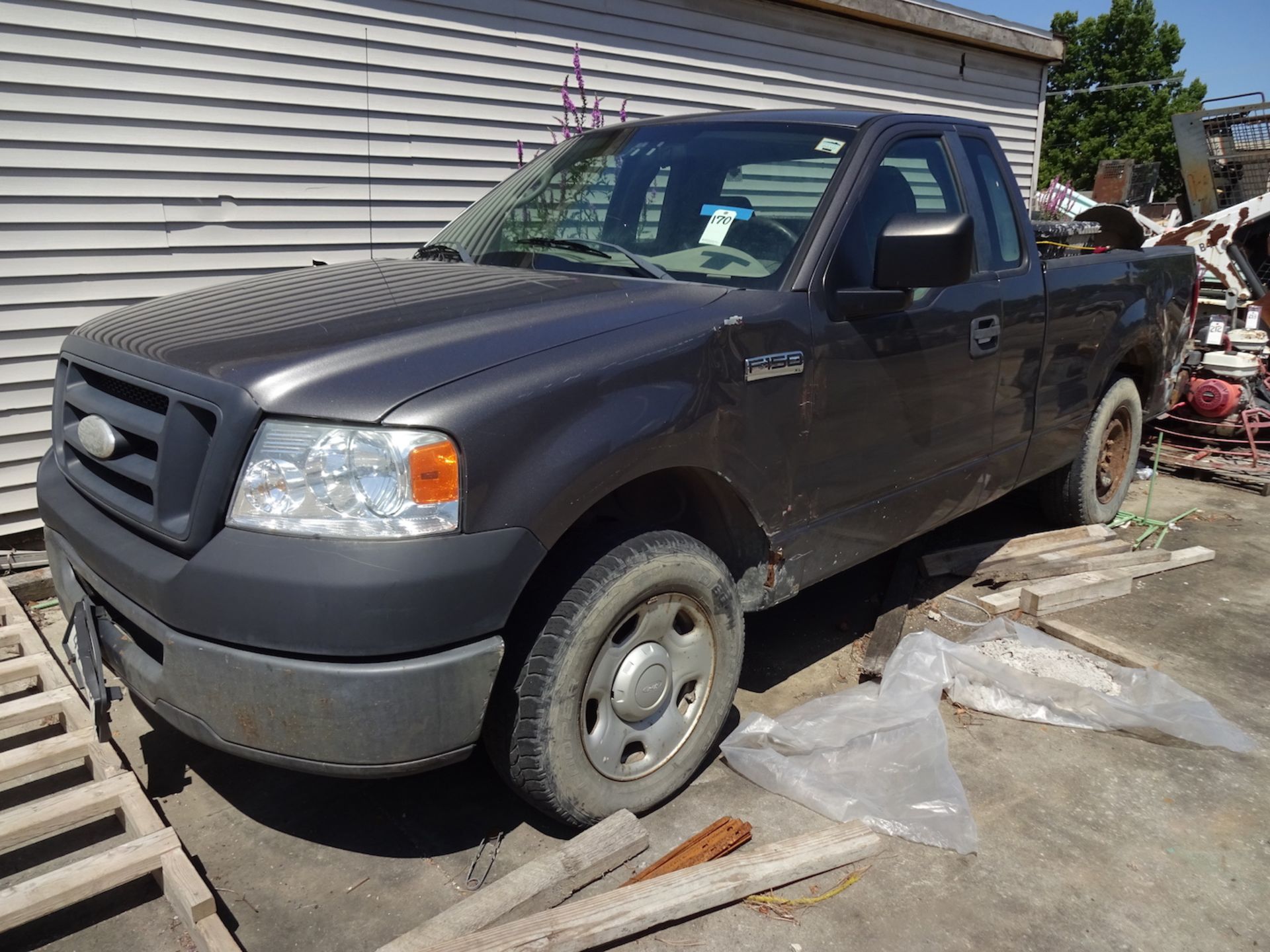 2007 FORD PICKUP TRUCK, MODEL F150, VIN: 1FTRF12287KC34296, 1/2 TON, AUTOMATIC, AC, GRAY EXTERIOR,