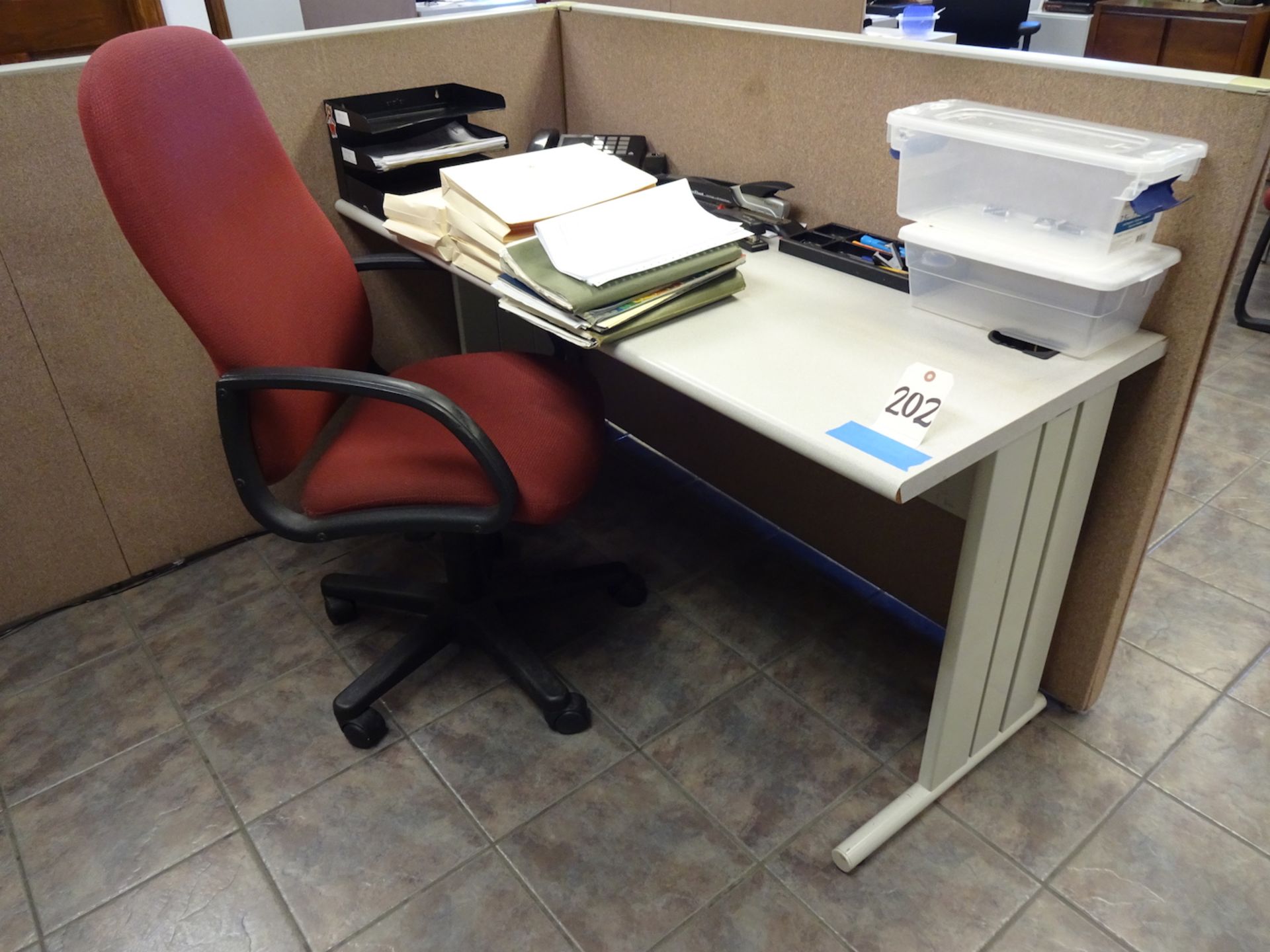 LOT: Desk, Chair, Table