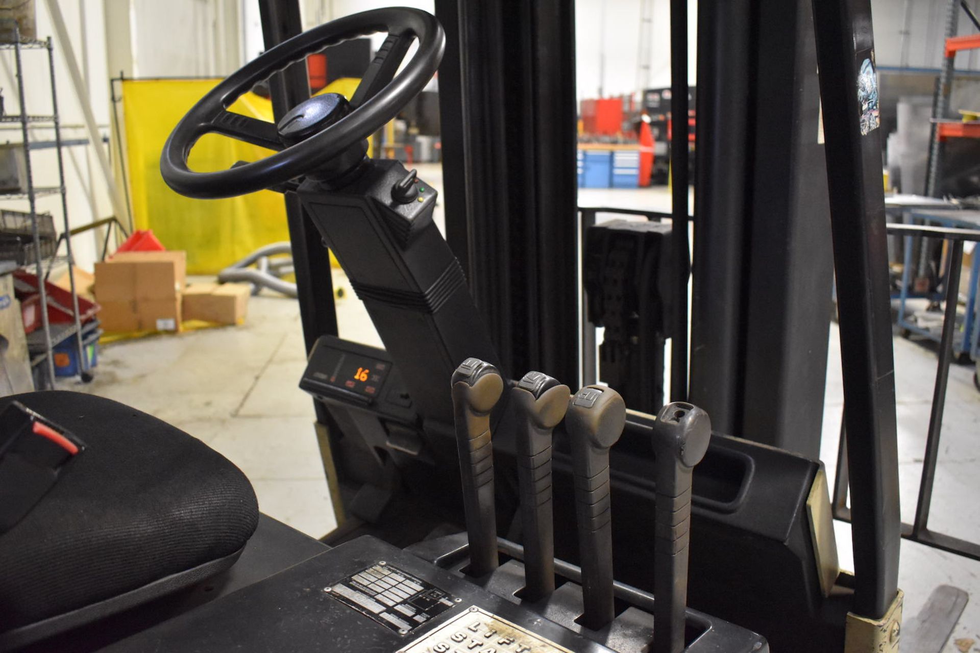 Crown 3700 lb. Model 40FCTT Electric Forklift, S/N 9A107659, Triple Mast, Side Shift, Non-Marking - Image 3 of 4