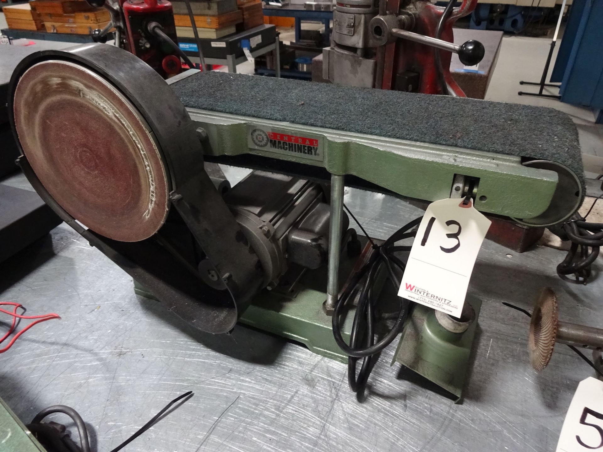 Central Machinery Combination 6 in. Belt Sander / 9 in. Disc Sander