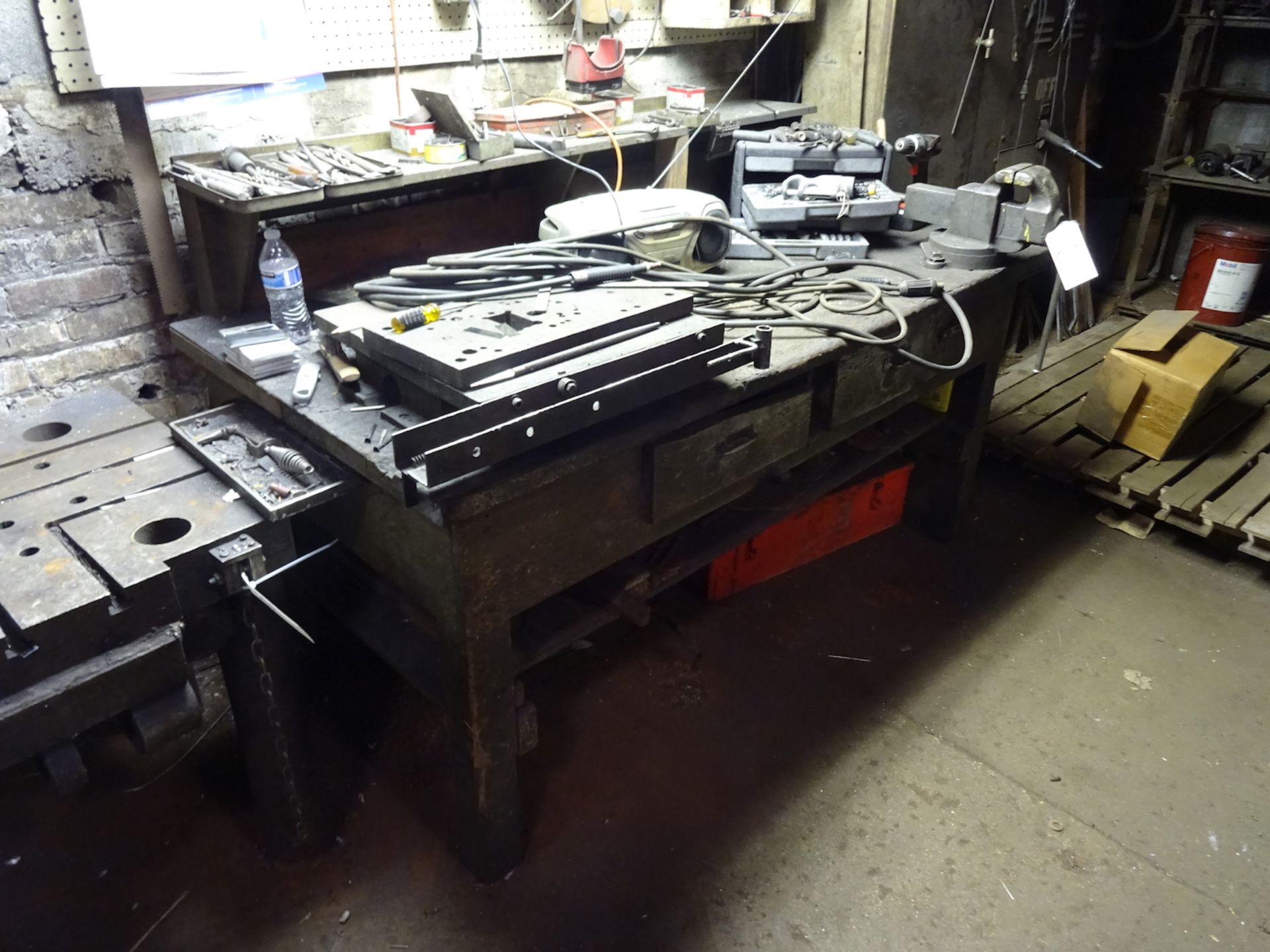 Work Bench with Vise - Image 2 of 2