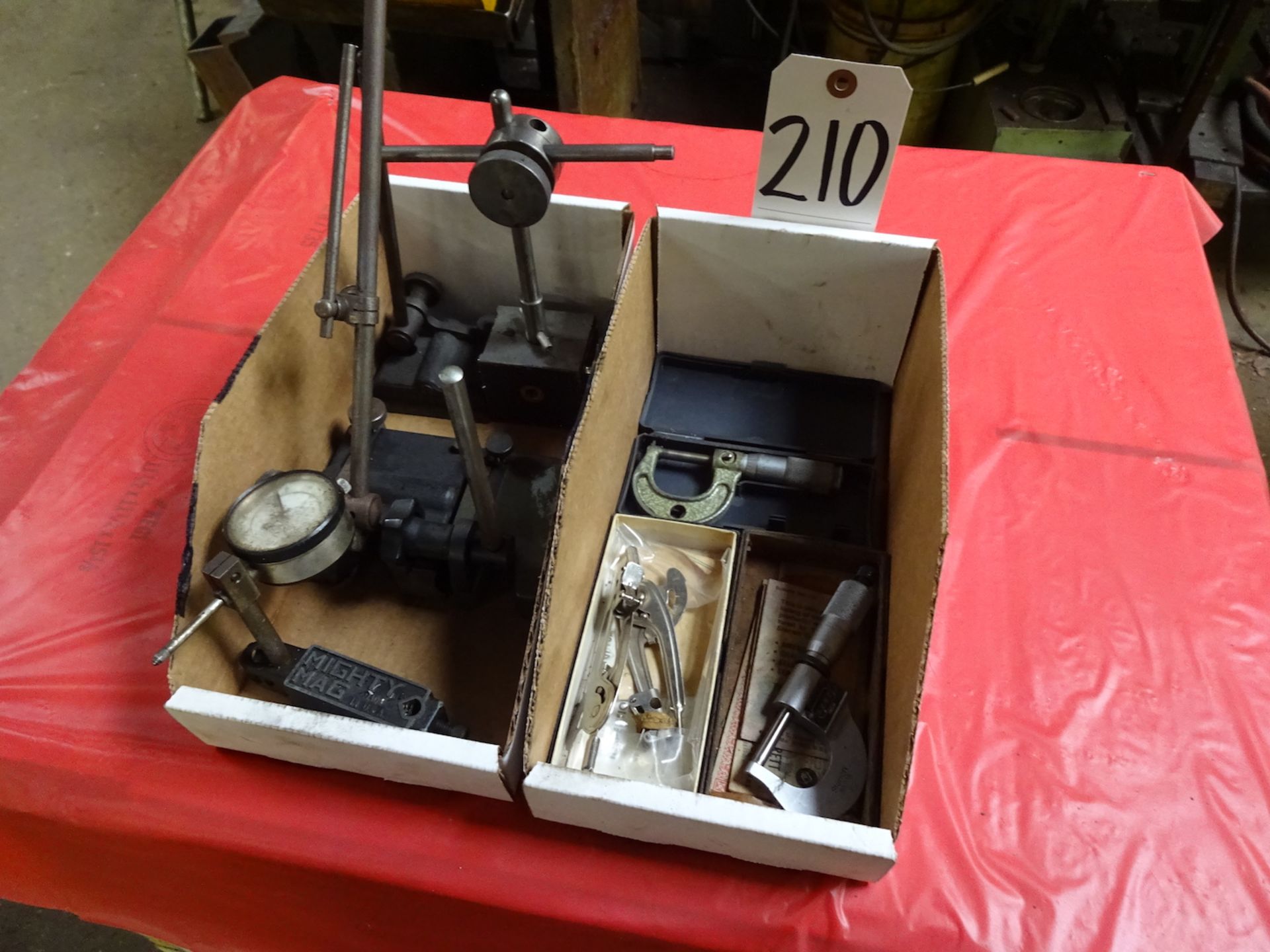 LOT: Micrometers & Indicator Stands