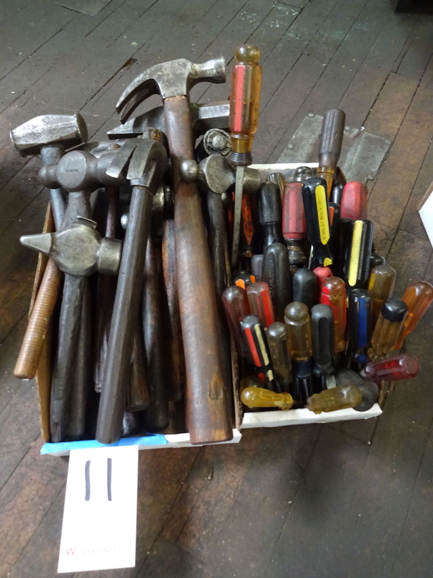 LOT: Assorted Hammers & Screw Drivers