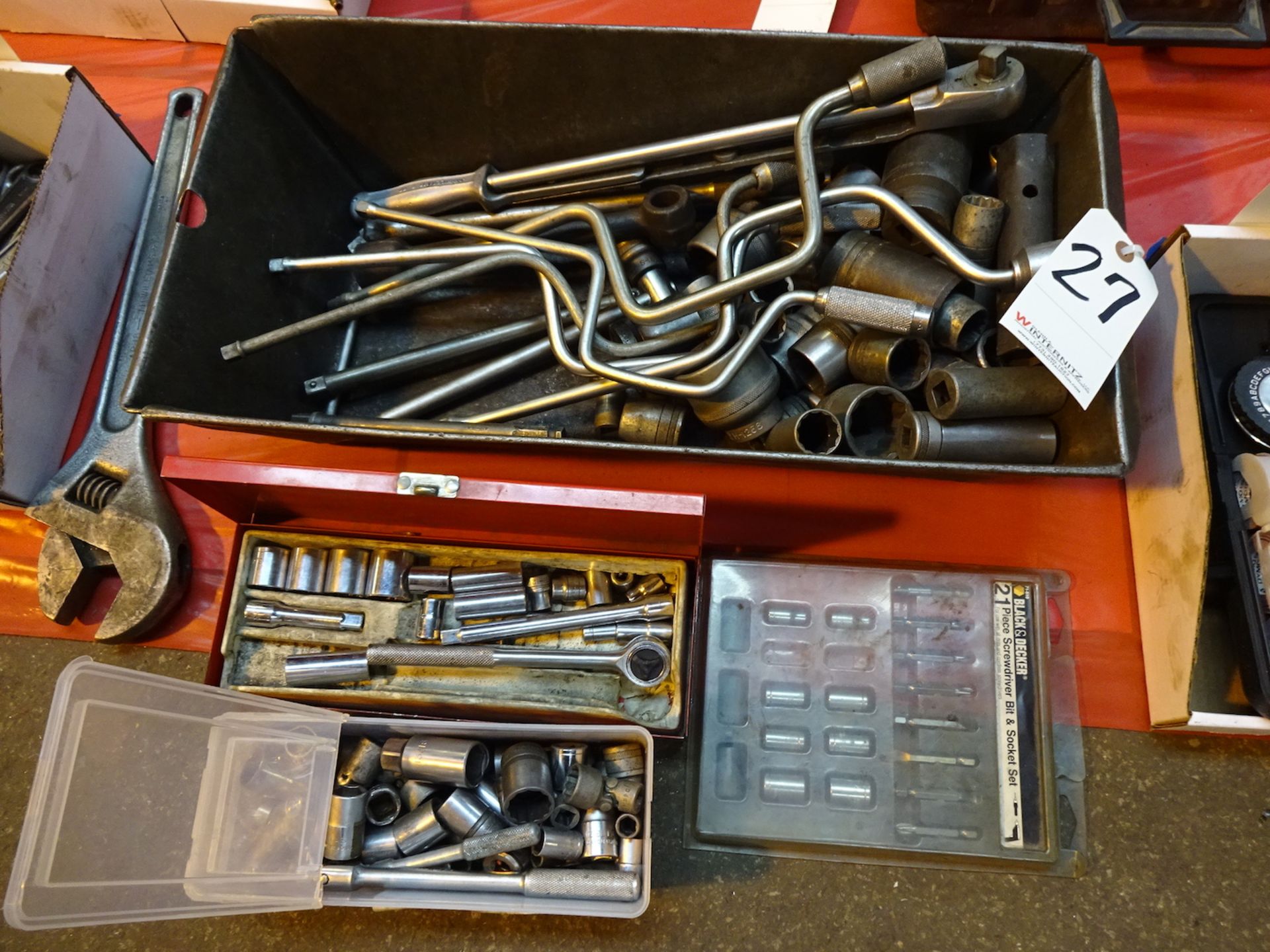 LOT: Assorted Sockets & Ratchets