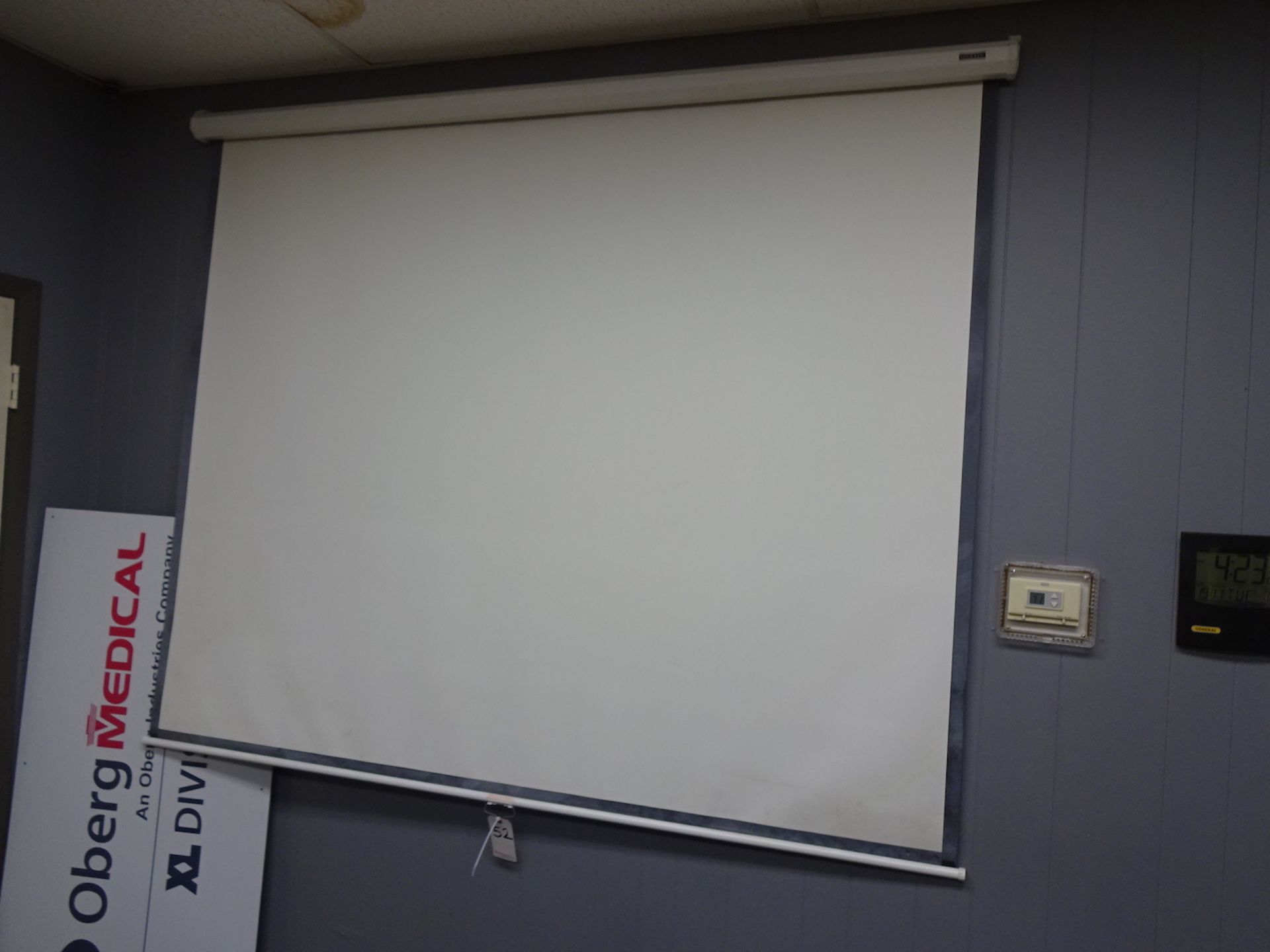 Epson Ceiling Mounted Projector, with Da-Lite Projection Screen (Elk Grove Village, IL) - Image 3 of 3