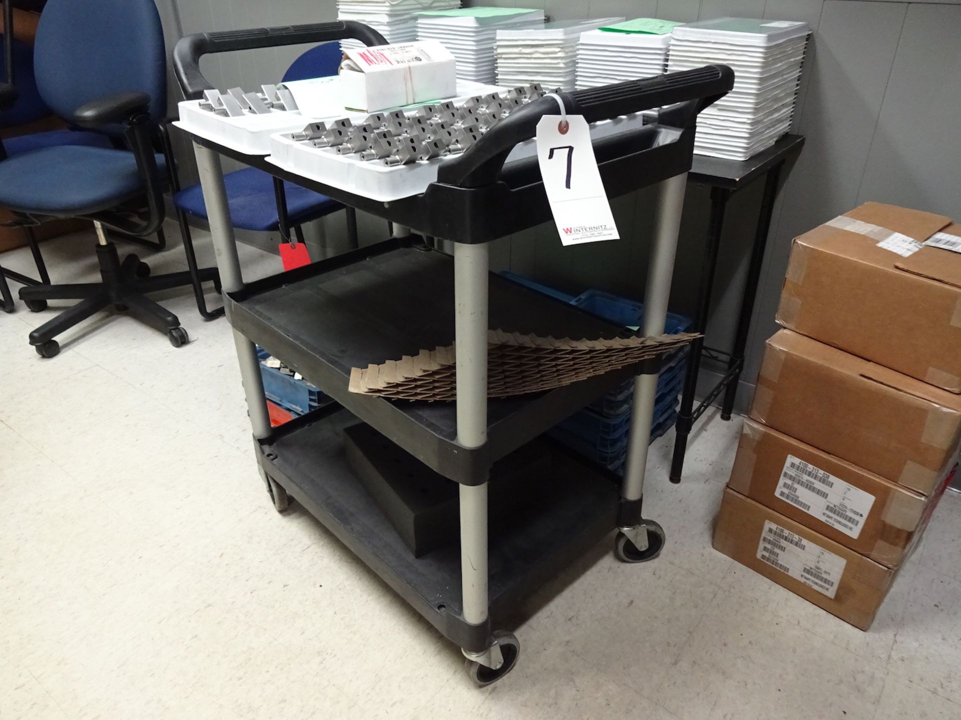 LOT: Rubbermaid Shop Carts (Elk Grove Village, IL)