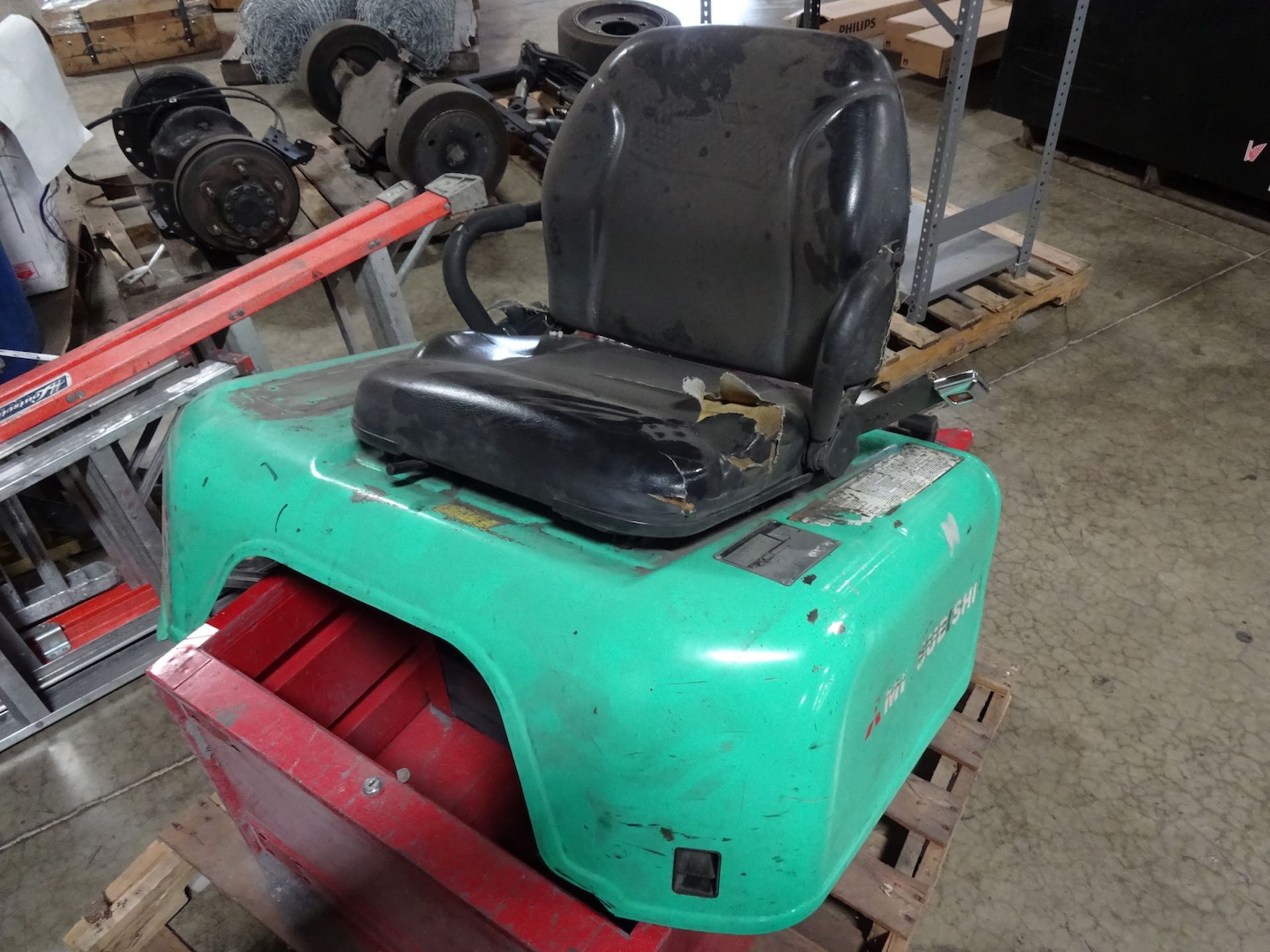 LOT: Assorted Forklift Parts - Image 5 of 6