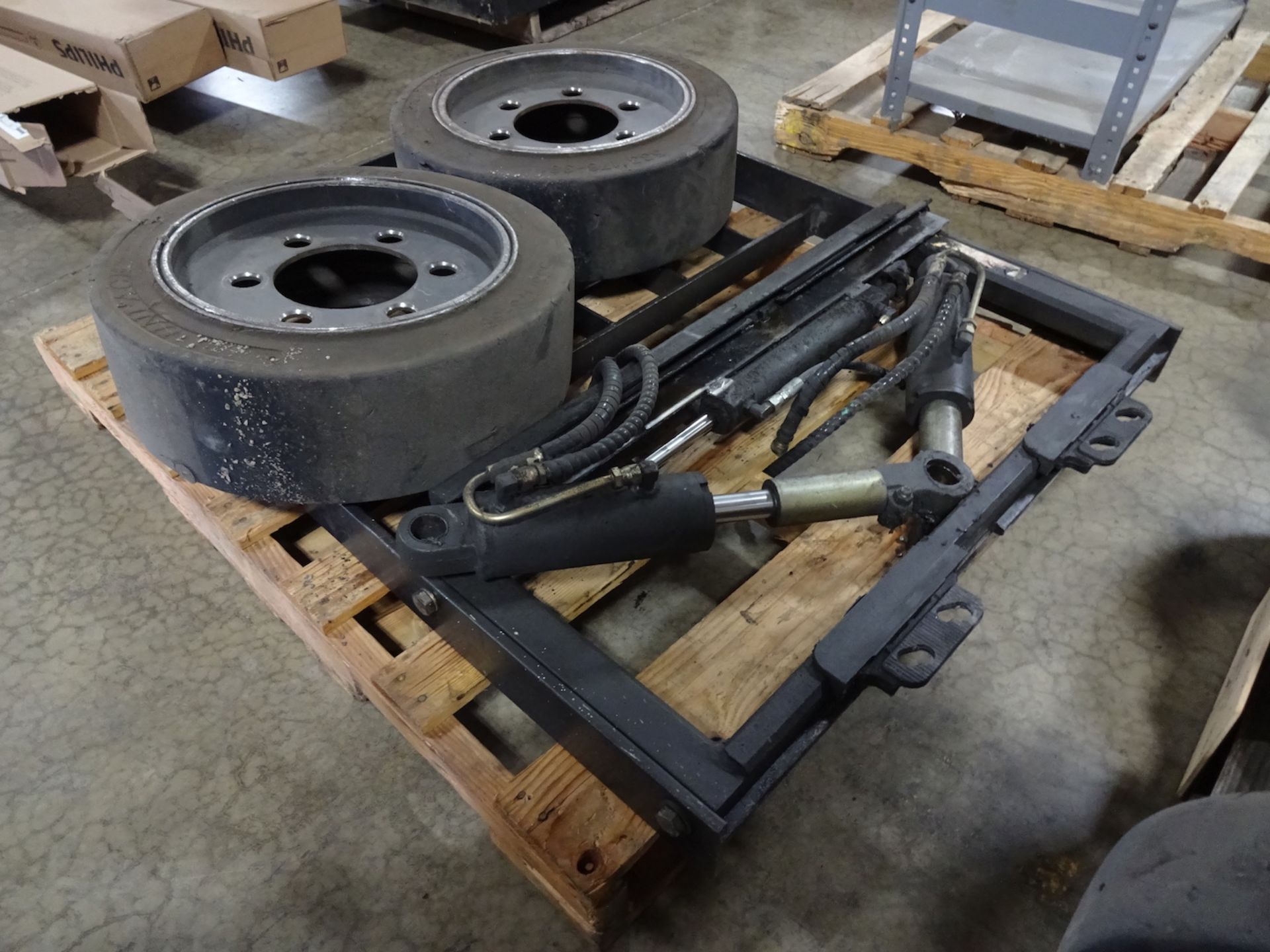 LOT: Assorted Forklift Parts - Image 4 of 6