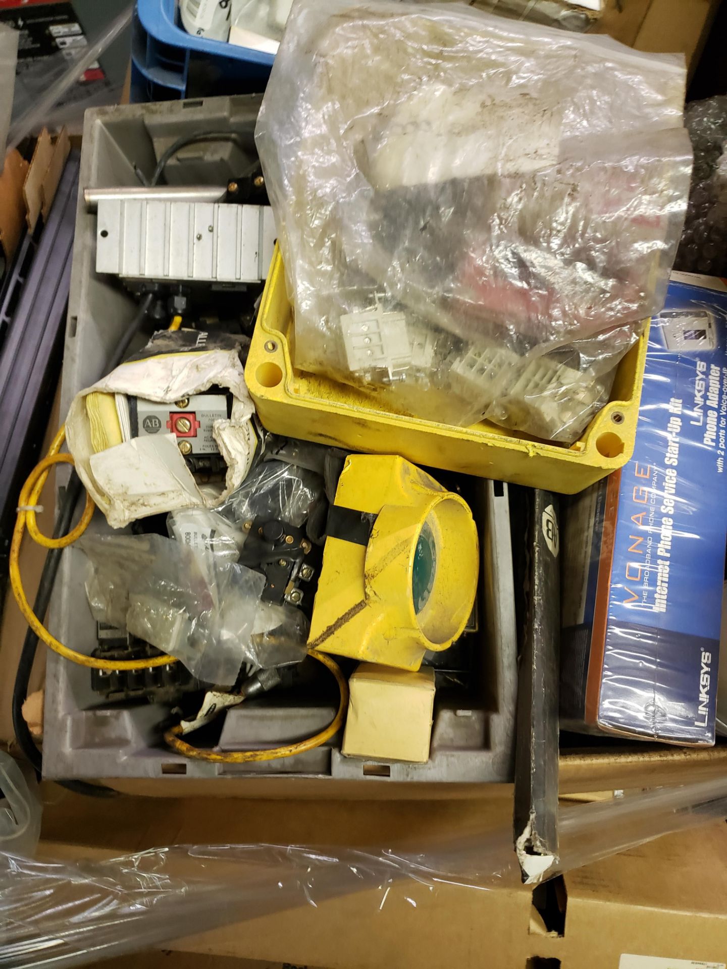 Lot of electrical parts and misc as shown - Image 5 of 7