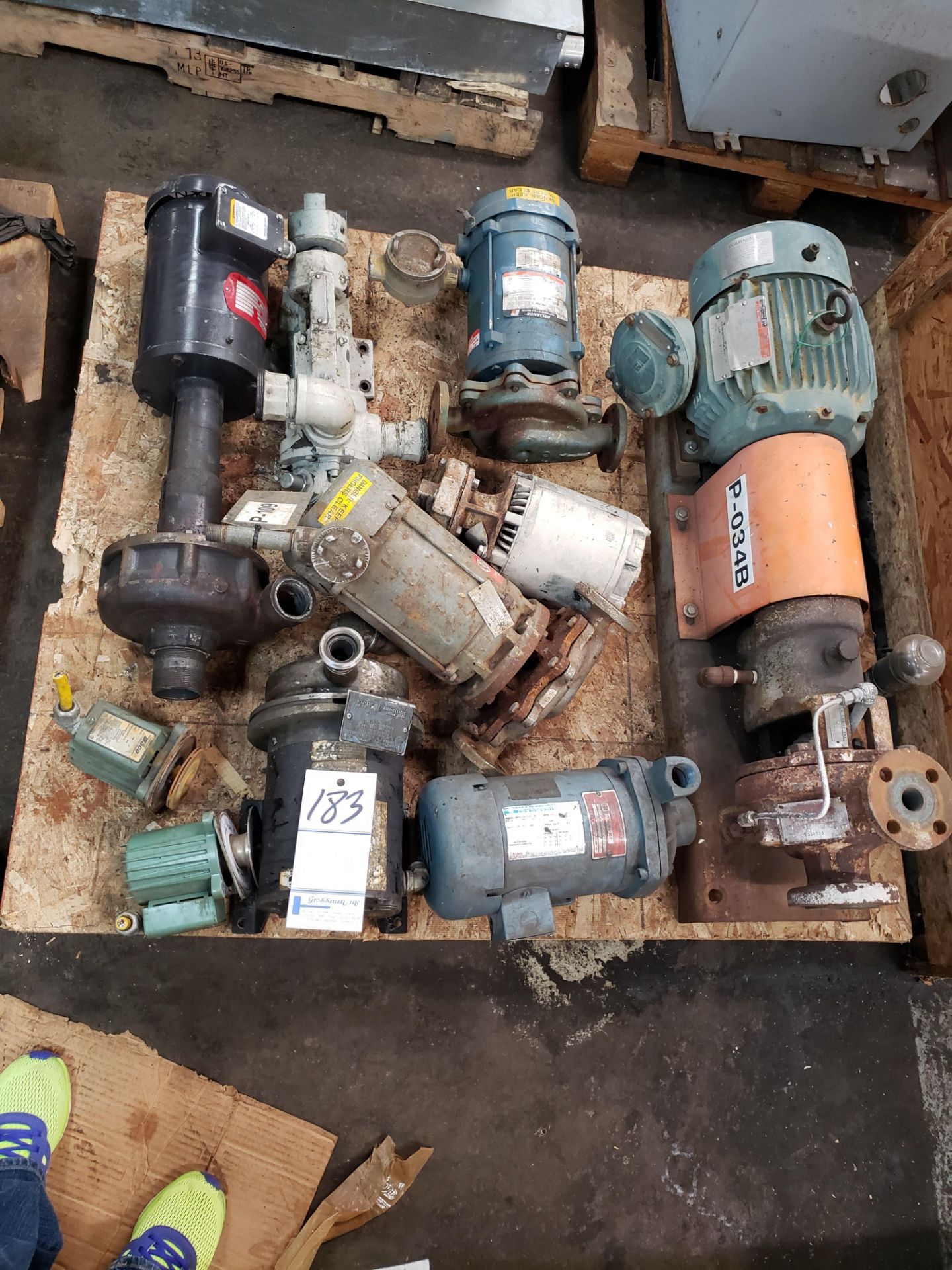 Lot of assorted pumps