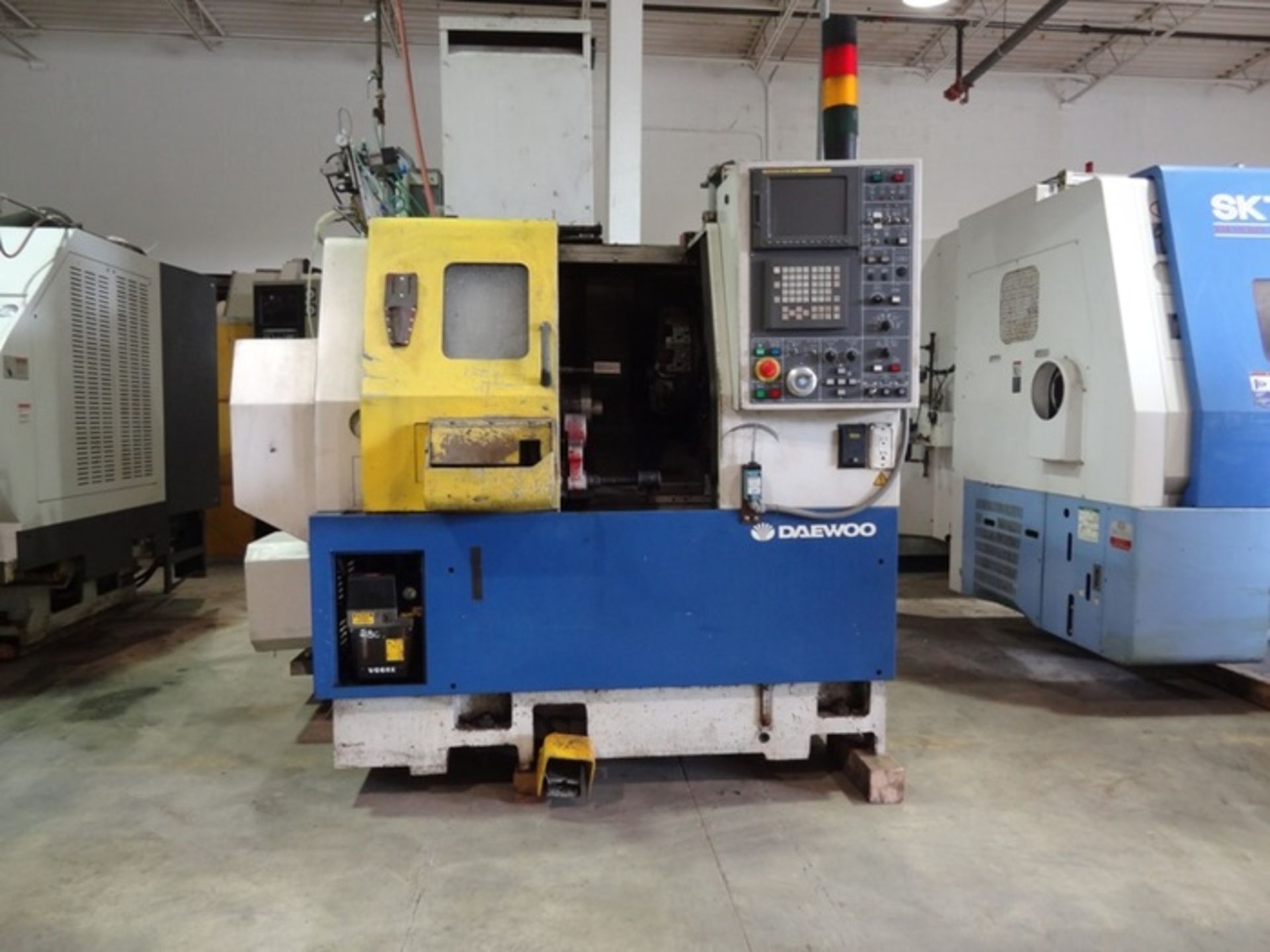 DAEWOO LYNX 200 2 AXIS CNC LATHE, YEAR 2001, SN L2002042, LOCATION MI - Image 2 of 5