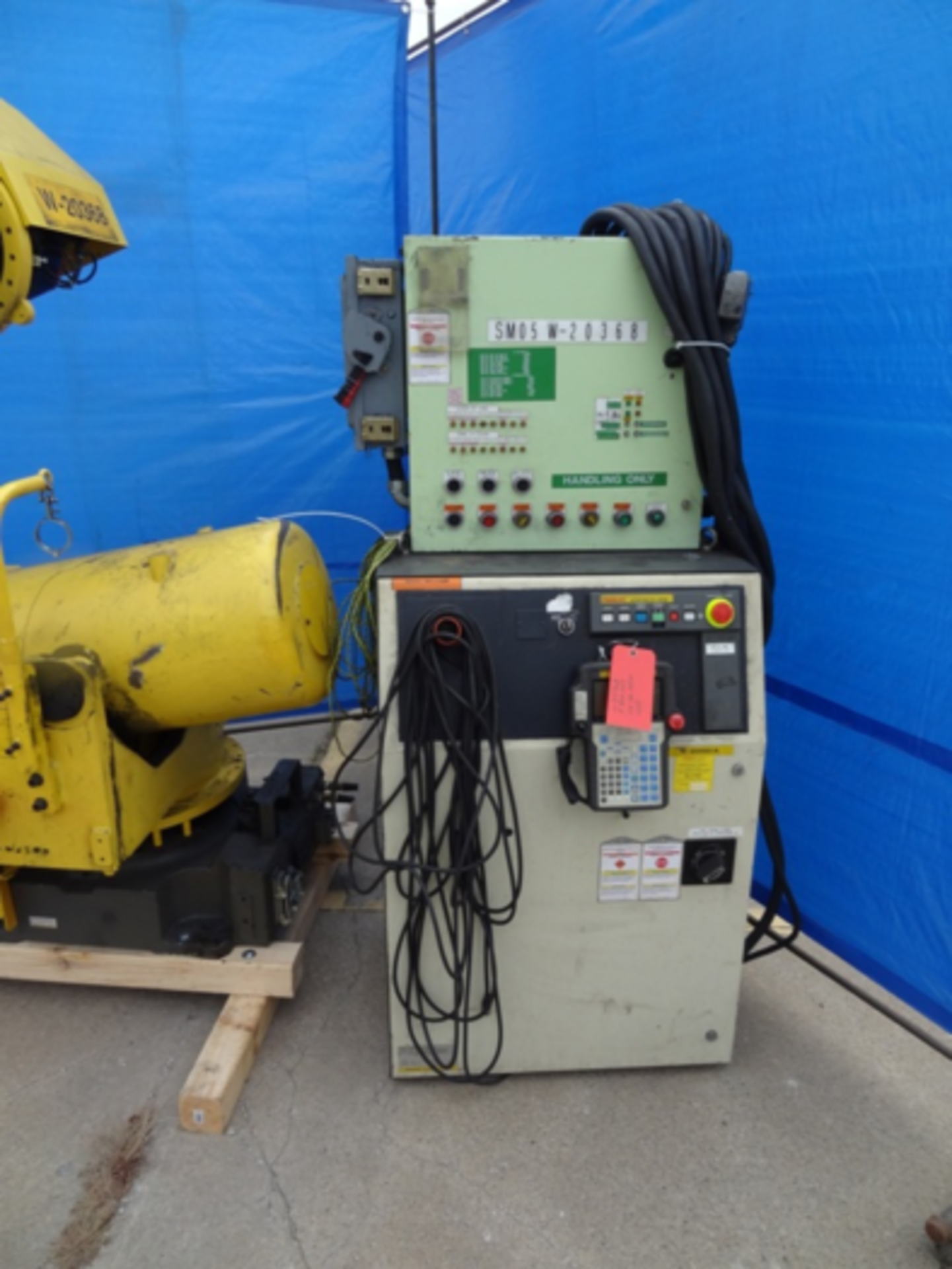 FANUC ROBOT R-2000iA/165R, R-J3iB CONTROLS, CABLES & TEACH PENDANT SN F800269, LOCATION MI - Image 3 of 6