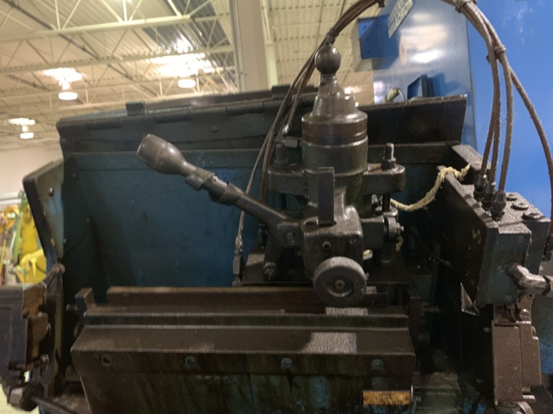 CINCINNATI MODEL 220-8 CENTERLESS GRINDER, SN 3503H81-0004, REMANUFACTURED IN 1994, LOCATION MI - Image 31 of 35