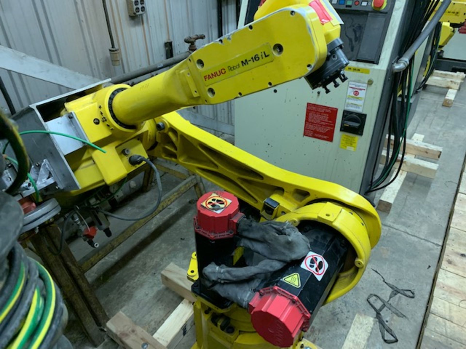 FANUC ROBOT M-16i/L WITH RJ3 CONTROLLER, LOCATION MI - Image 3 of 7