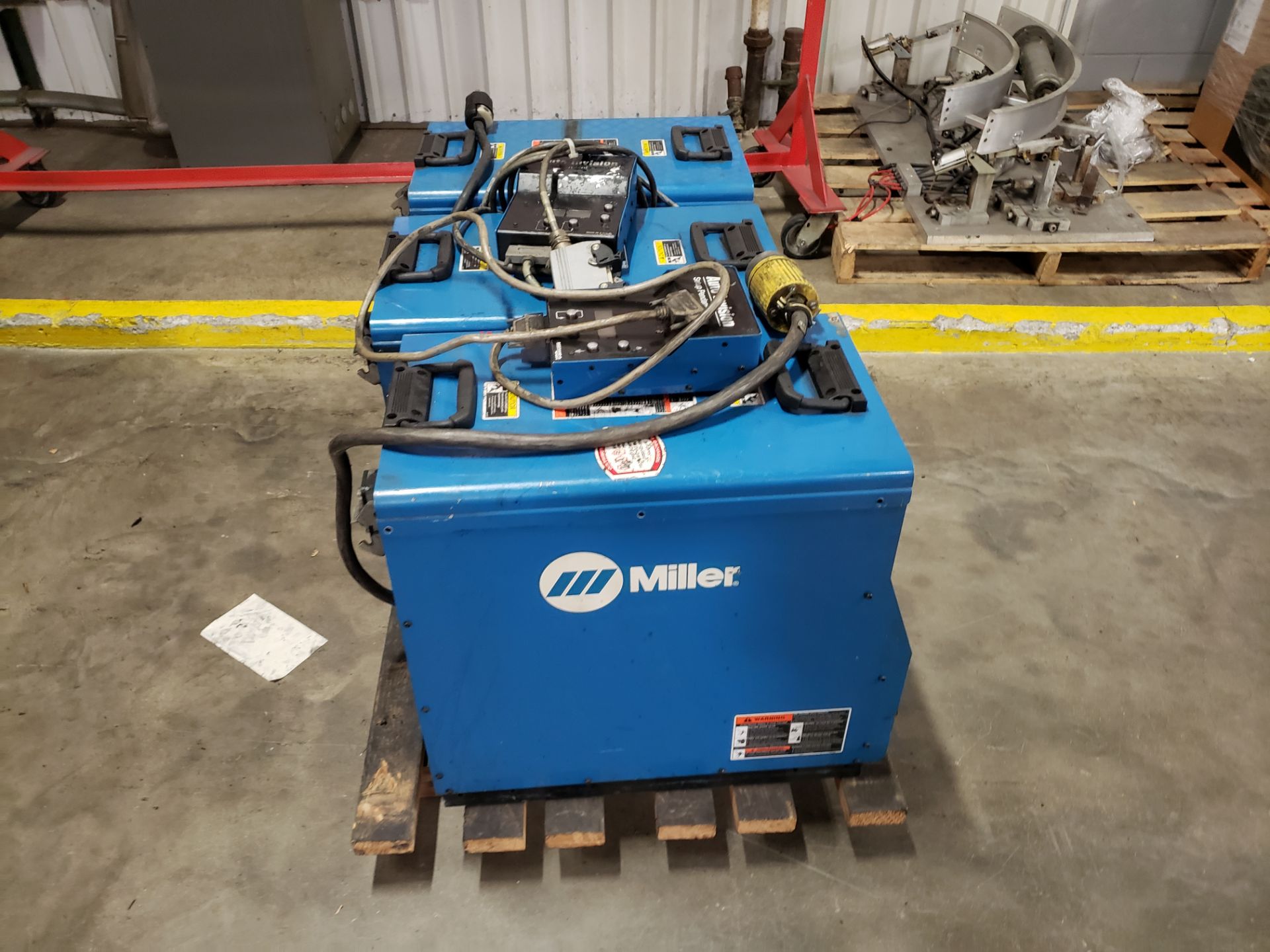 1 LOT CONSISTING OF MILLER AUTOINVISION II & AUTOINVISION WELDING SUPPLY UNITS AND MORE - Image 3 of 10