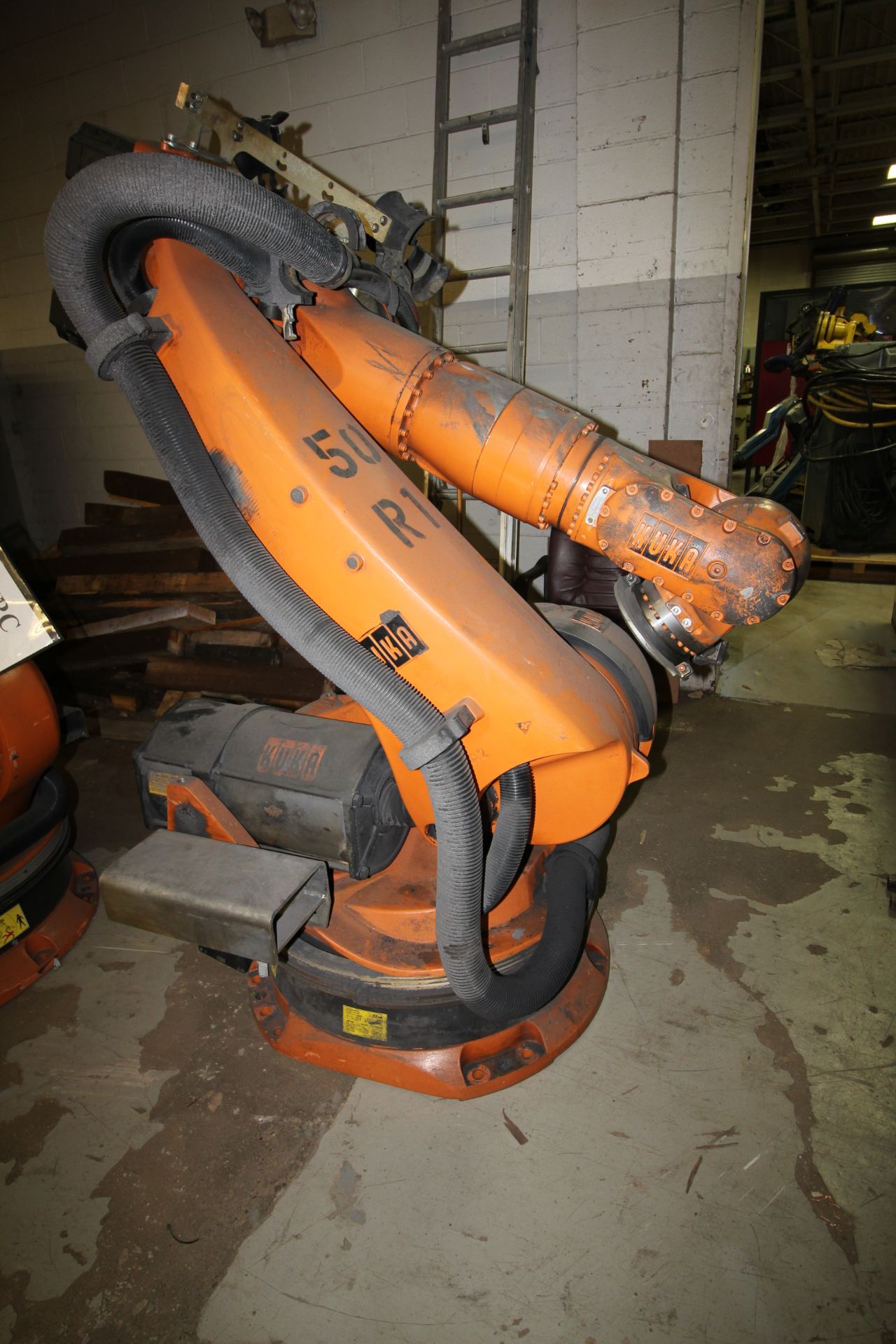 KUKA ROBOT KR 210 L 180-2 2000, ARM ONLY, SN 902104, YEAR 2005