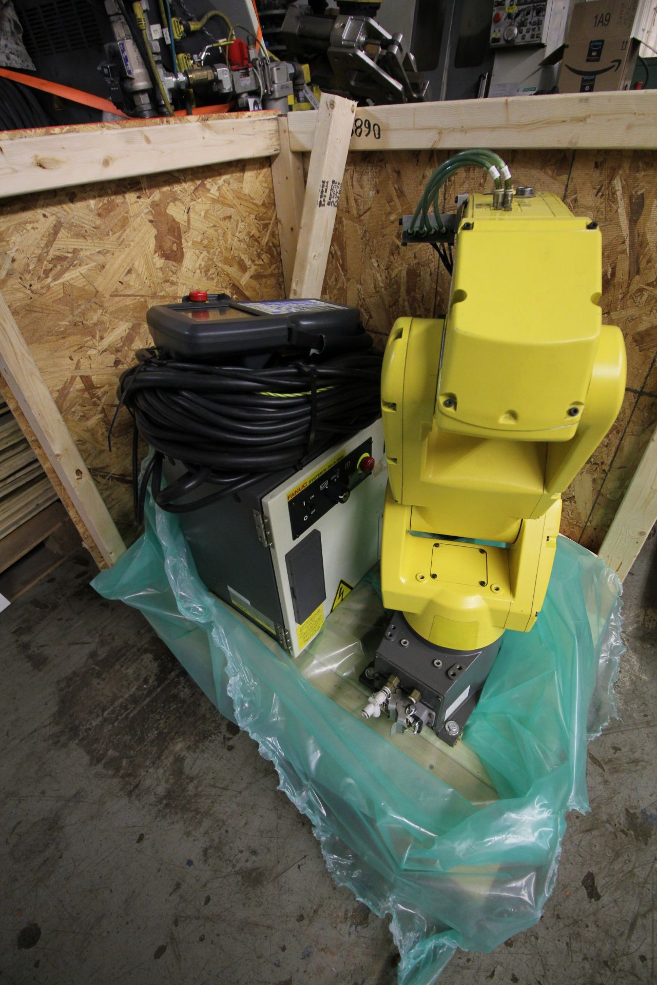 FANUC LR MATE 200iC 6 AXIS CNC ROBOT WITH R30iA MATE CONTROLLER, SN F86890, YEAR 2007 LOCATION MI, - Image 2 of 8