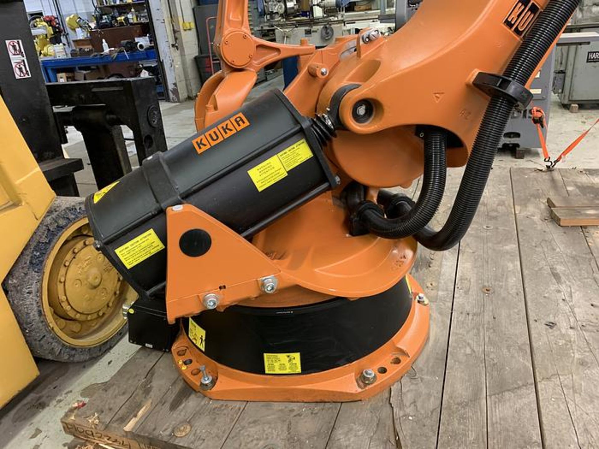 KUKA KR 100-2 PA 4 AXIS CNC PALLETIZING ROBOT WITH KR C2 ed05 CONTROLLER, SN 941858 - Image 15 of 19