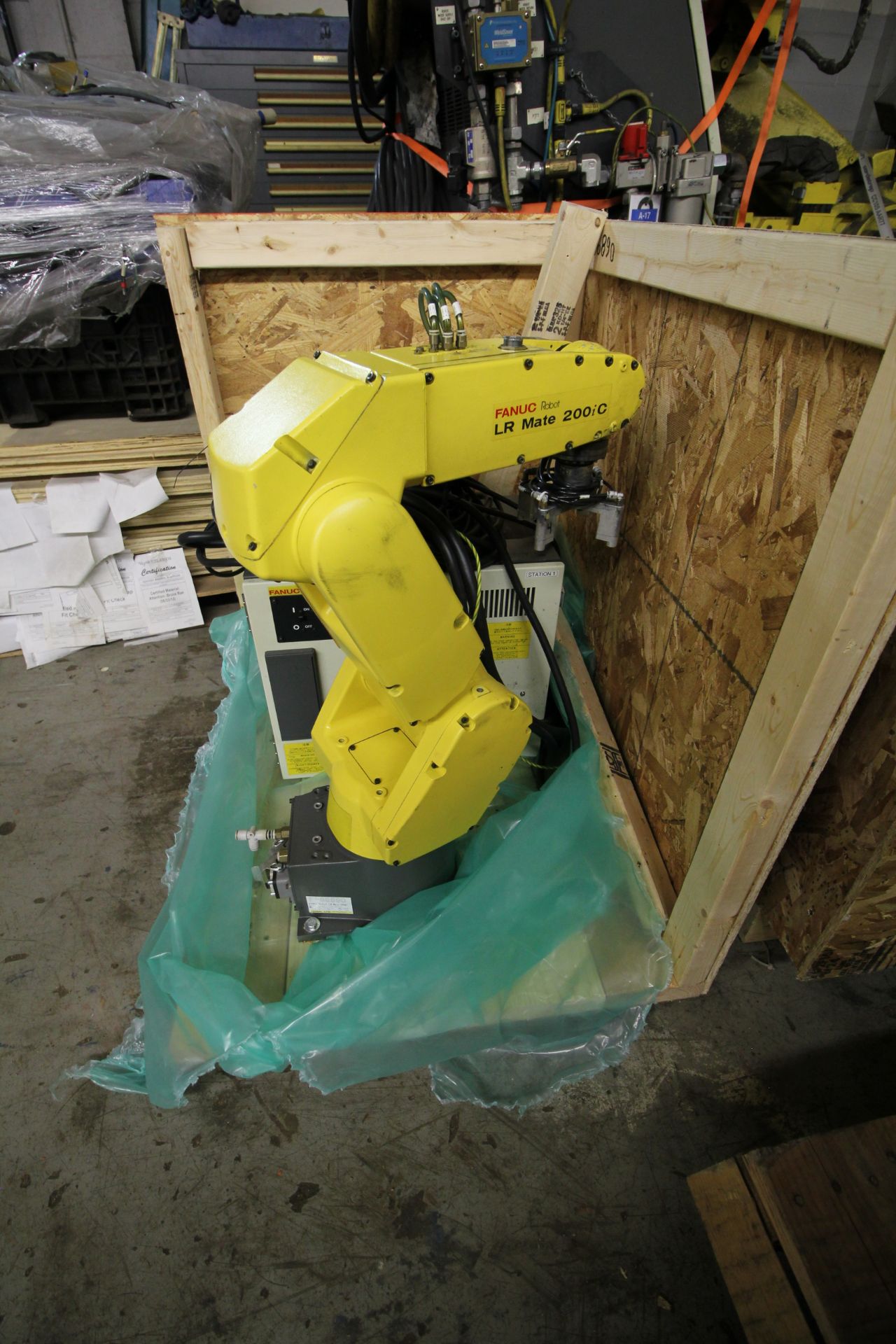 FANUC LR MATE 200iC 6 AXIS CNC ROBOT WITH R30iA MATE CONTROLLER, SN F86890, YEAR 2007 LOCATION MI, - Image 3 of 8