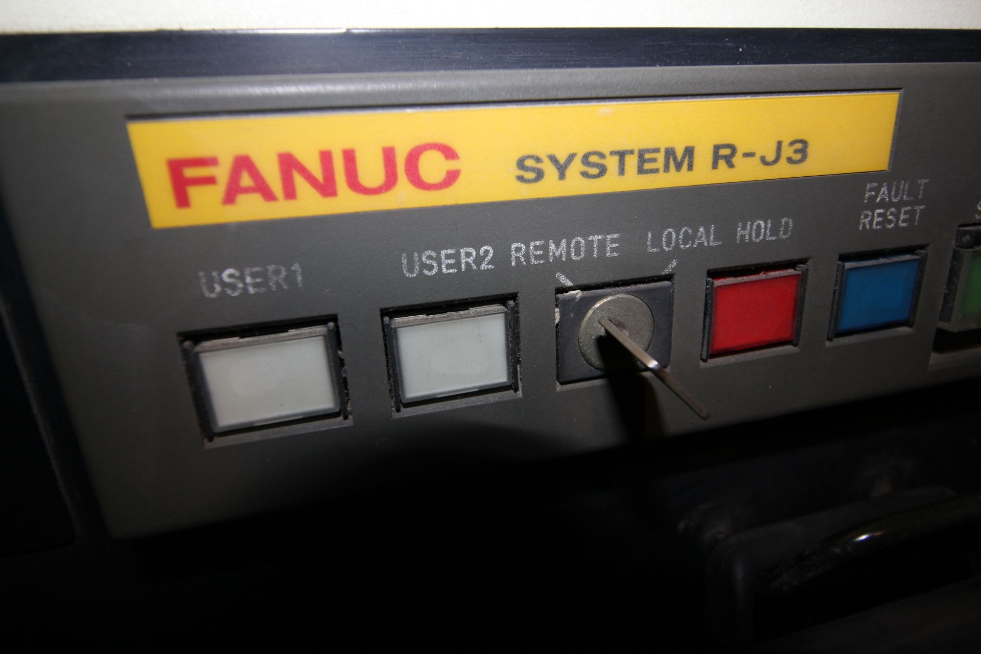 FANUC ROBOT S-500i WITH R-J3 CONTROLS, TEACH PENDANT & CABLES, YEAR 2001, SN 51423 - Image 5 of 7