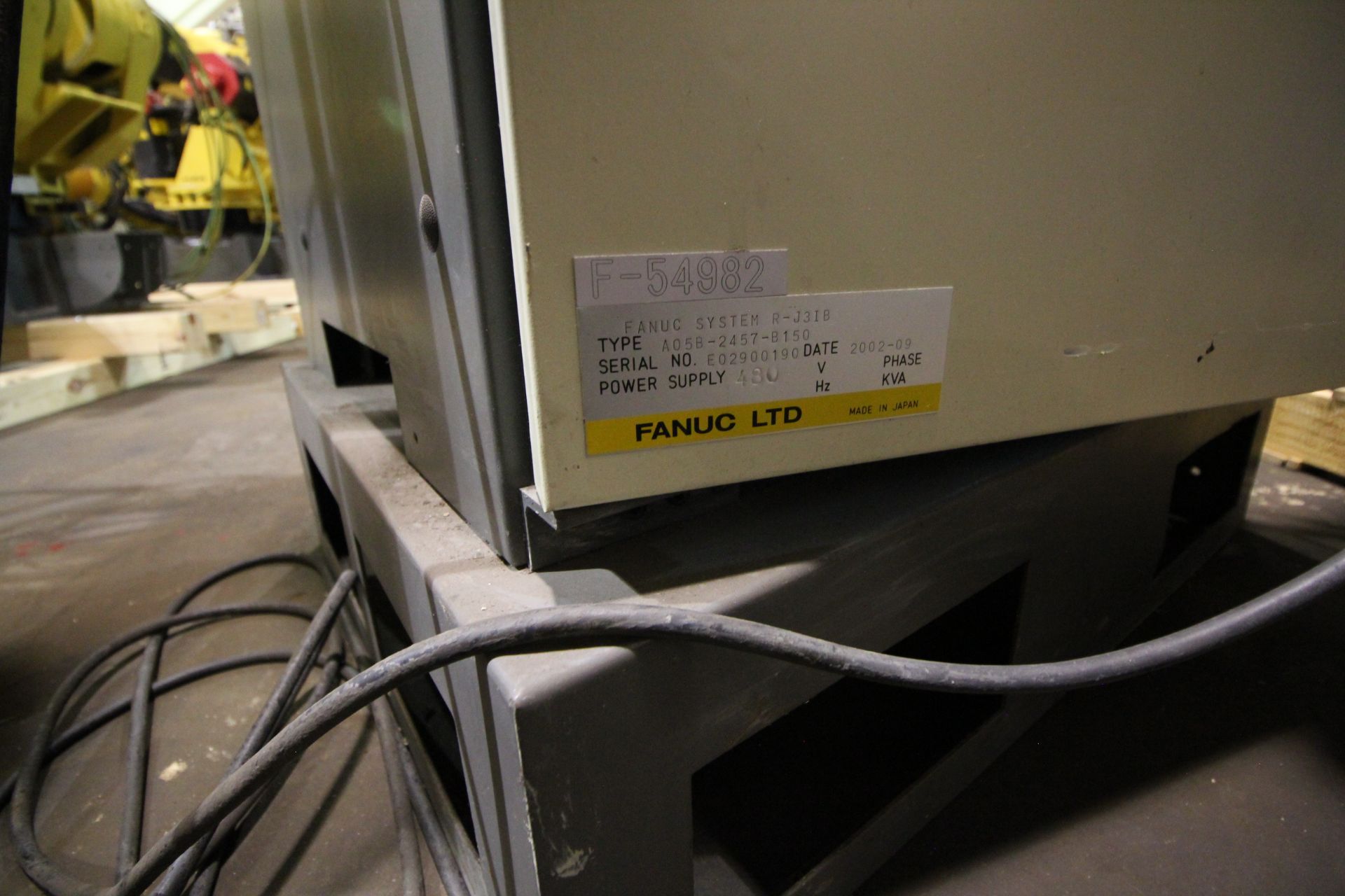 ﻿FANUC ROBOT S-500iB WITH R-J3iB CONTROLS, TEACH PENDANT & CABLES, YEAR 2002, SN 54982 - Image 3 of 7