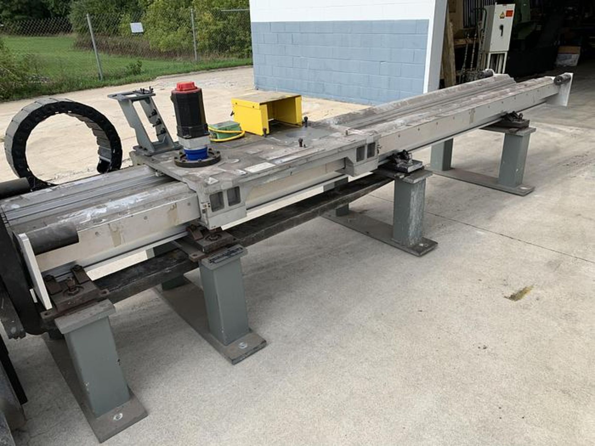 FANUC RTU-1000 7TH AXIS FLOOR MOUNTED TRACK 500KG X 13", 9'9" TRAVEL, LOCATION MI