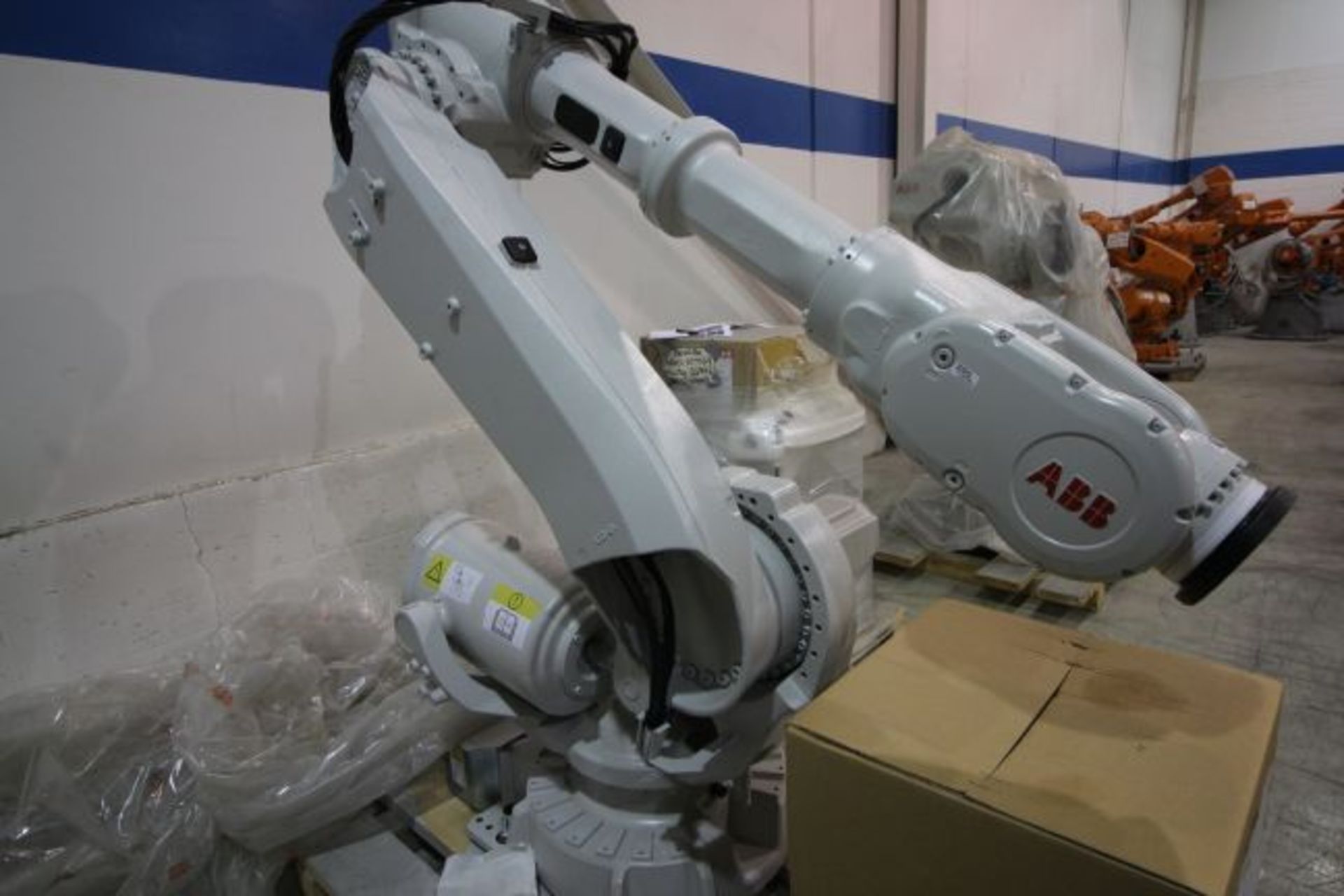 ABB ROBOT IRB 6640 3.2/130 WITH IRC5 CONTROLS, YEAR 2015, 107549, TEACH PENDANT & CABLES