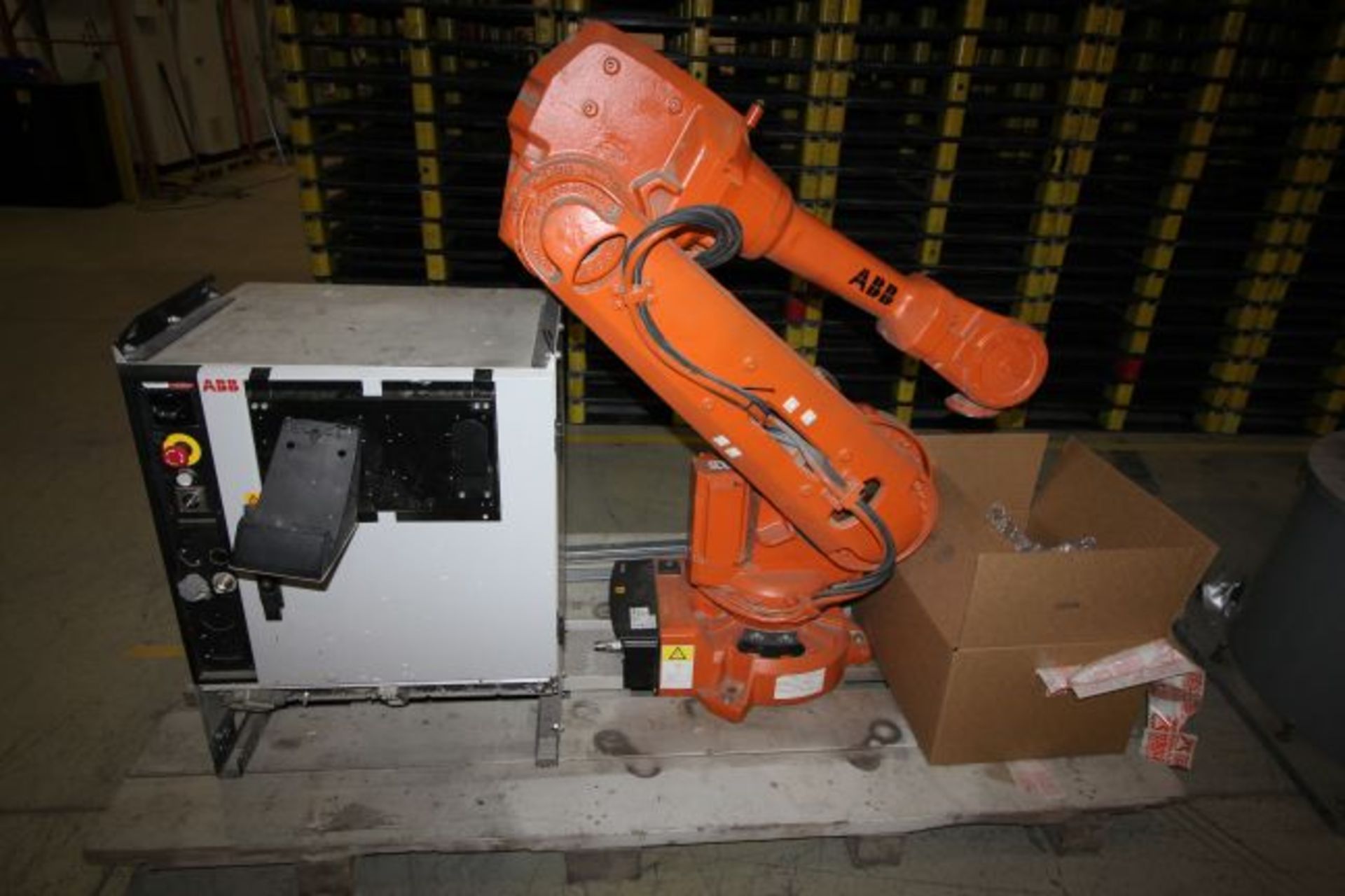 ABB ROBOT IRB 4600 2.05/45KG WITH IRC5 CONTROLS, YEAR 2014, SN 500289 CABLES NO TEACH PENDANT