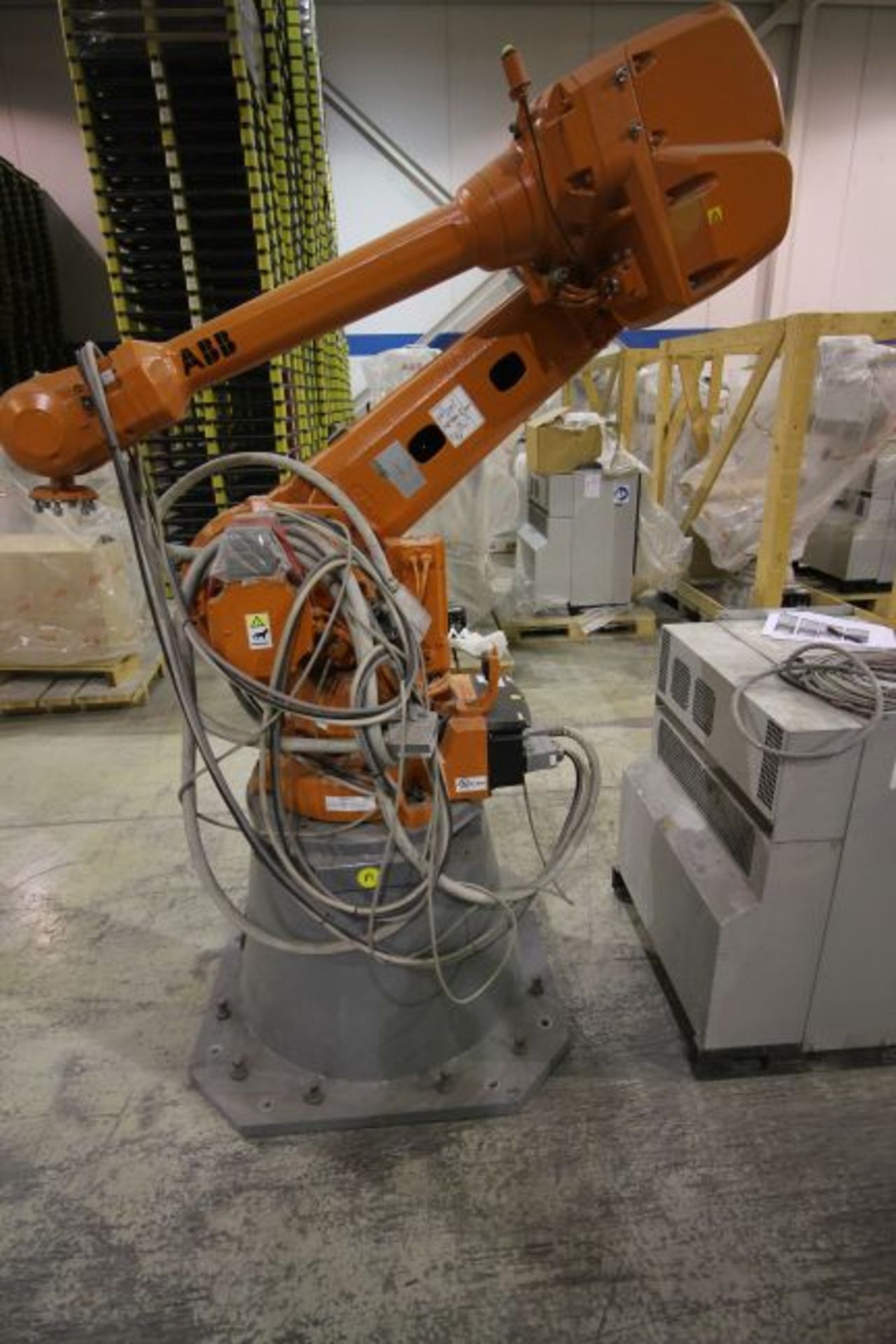 ABB ROBOT IRB 4600 2.55/40KG WITH IRC5 CONTROLS, YEAR 2014, SN 500868 TEACH PENDANT& CABLES - Image 3 of 8