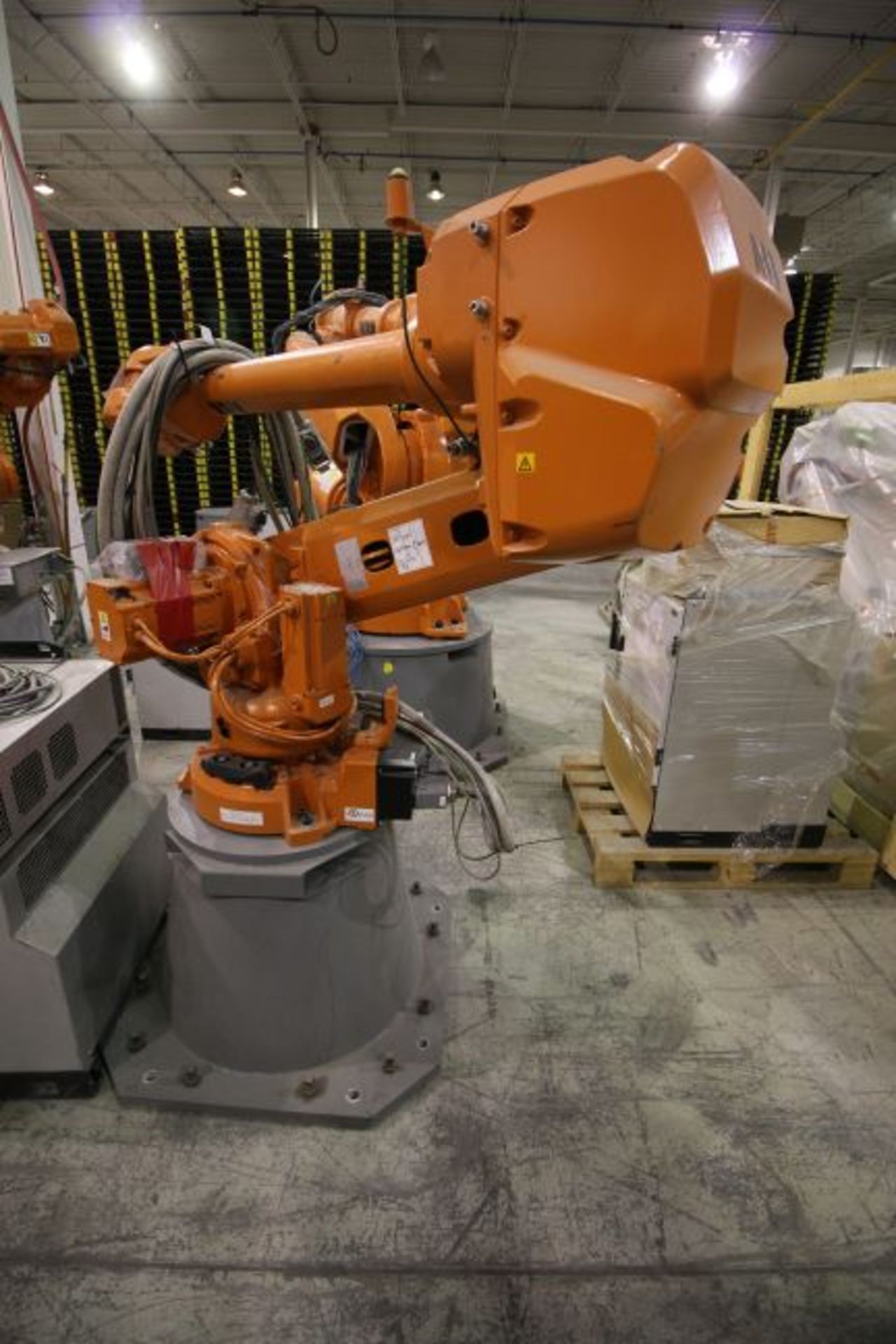 ABB ROBOT IRB 4600 2.55/40KG WITH IRC5 CONTROLS, YEAR 2014, SN 500870 TEACH PENDANT& CABLES - Image 3 of 10