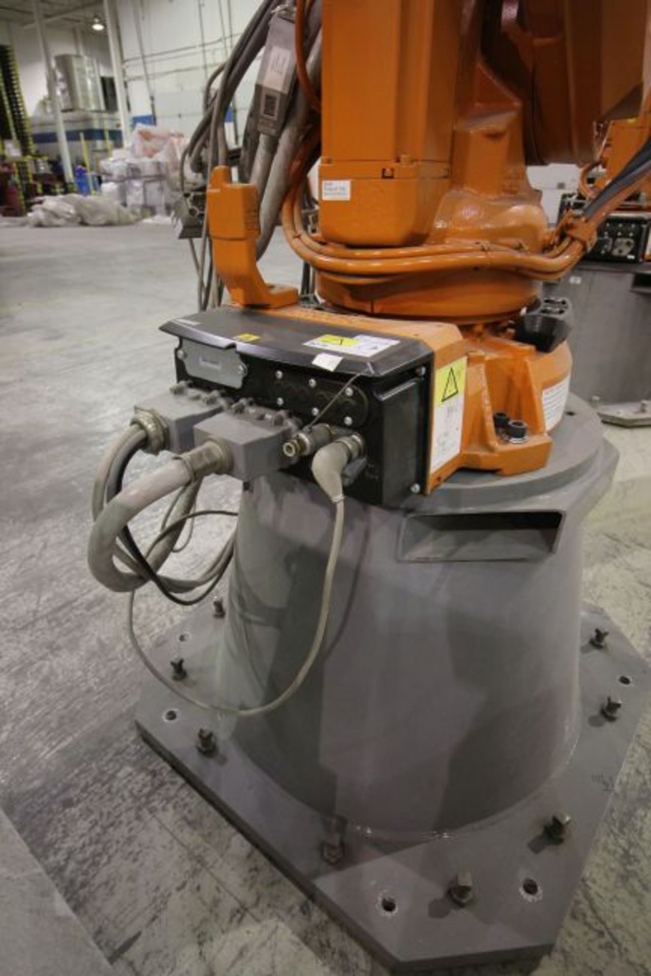 ABB ROBOT IRB 4600 2.55/40KG WITH IRC5 CONTROLS, YEAR 2014, SN 500868 TEACH PENDANT& CABLES - Image 4 of 8