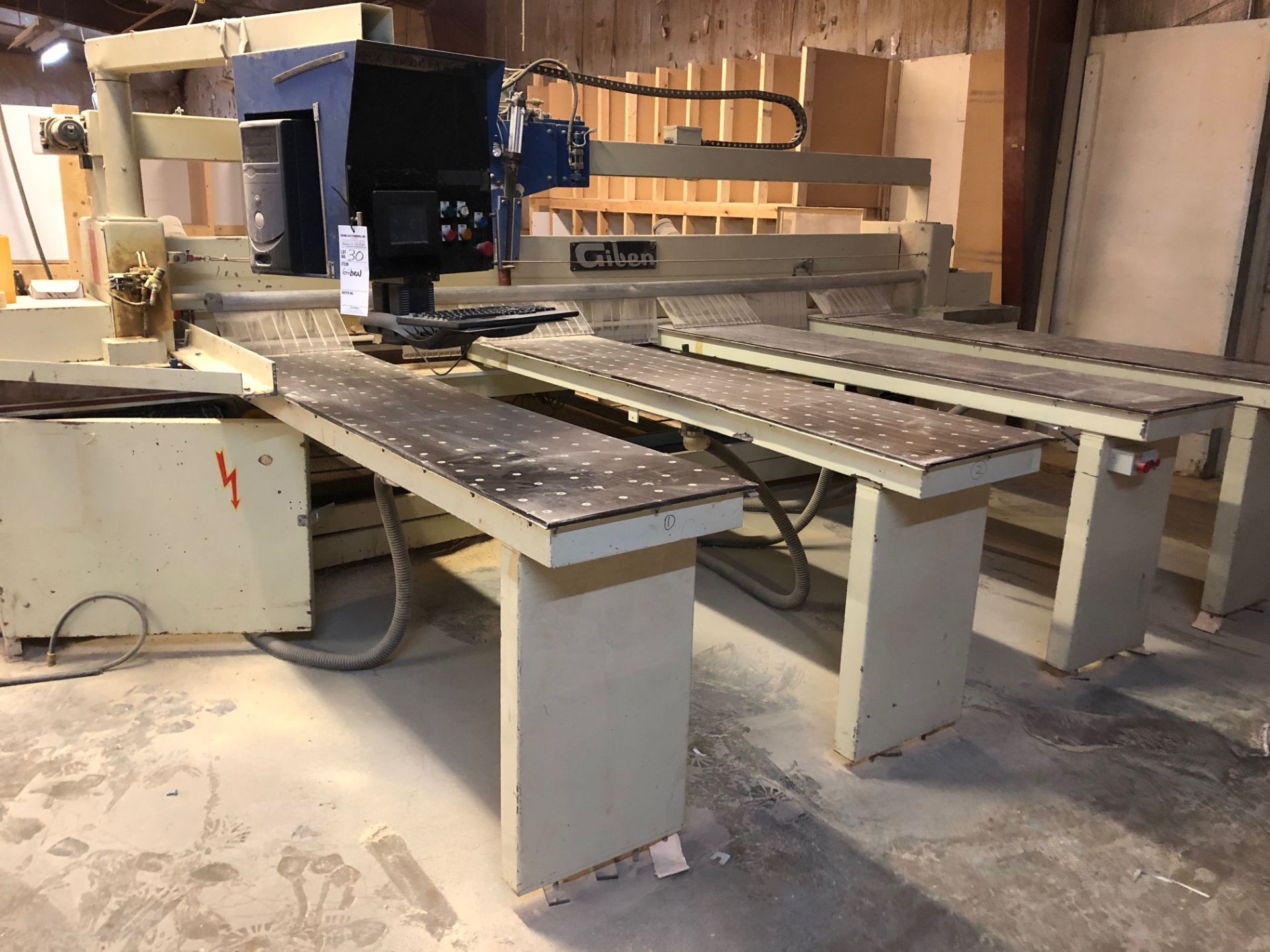 Giben prismatic type panel cutting beam saw, tail and feeder tables