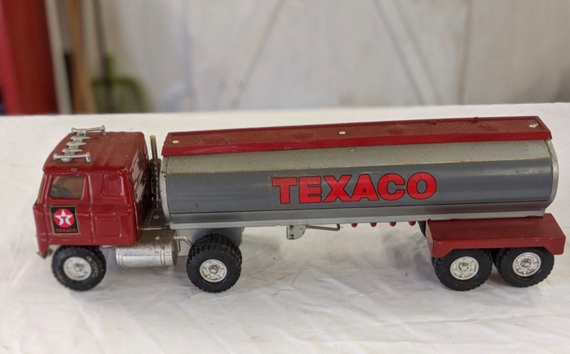 Ertl Texaco truck with oil tanker - Image 2 of 5