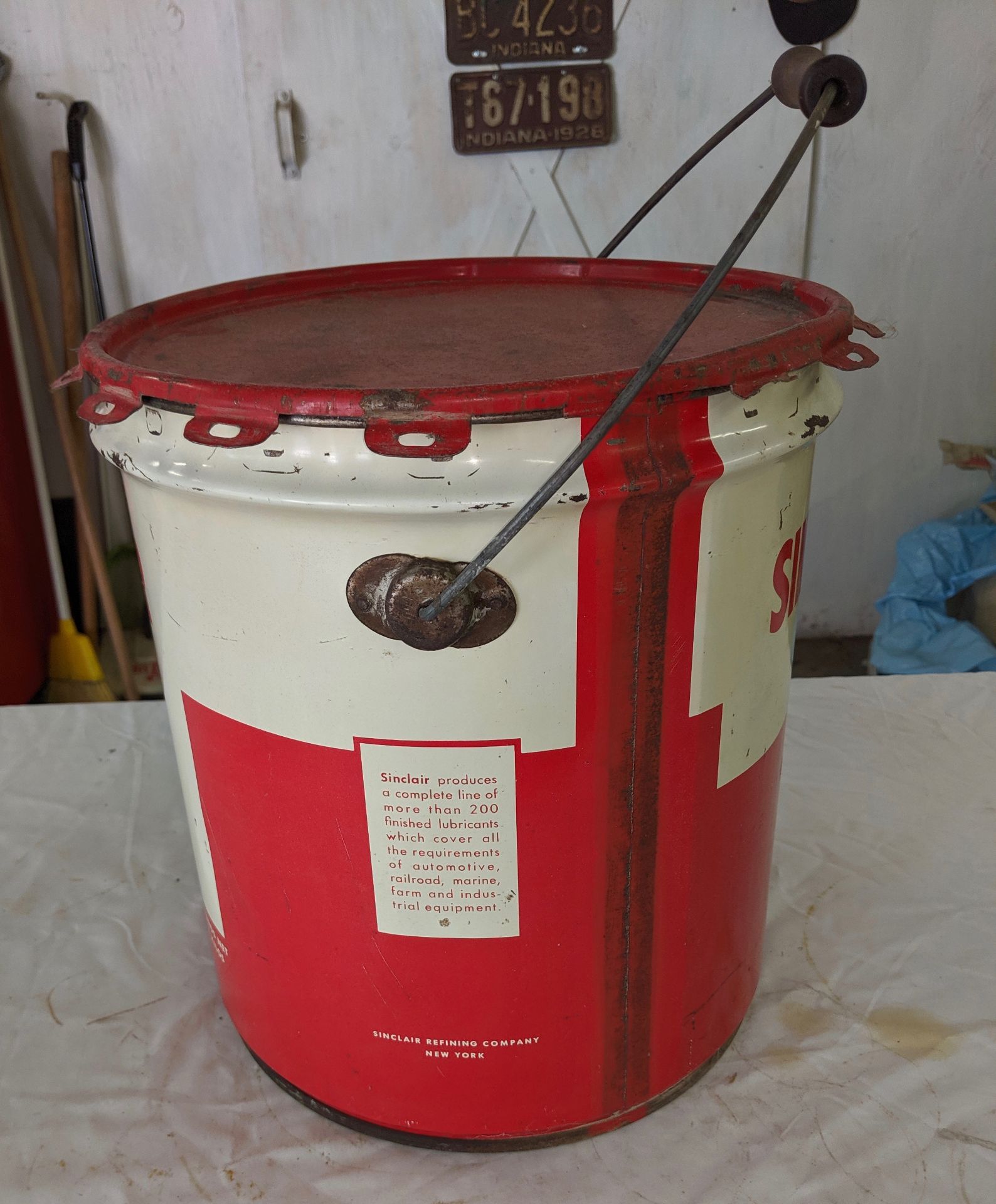 Sinclair Shamrock Lubricant 5 gallon bucket - Image 3 of 3