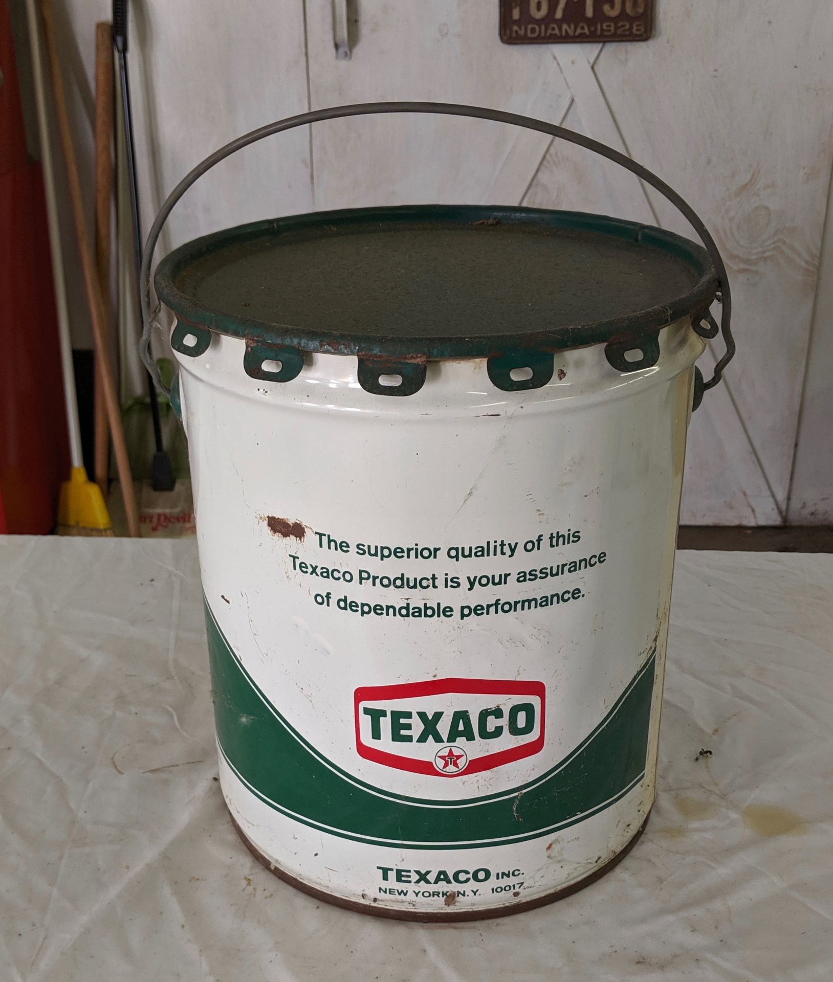 Texaco 5 gallon metal bucket Marfak multi purpose 2 - Image 2 of 2