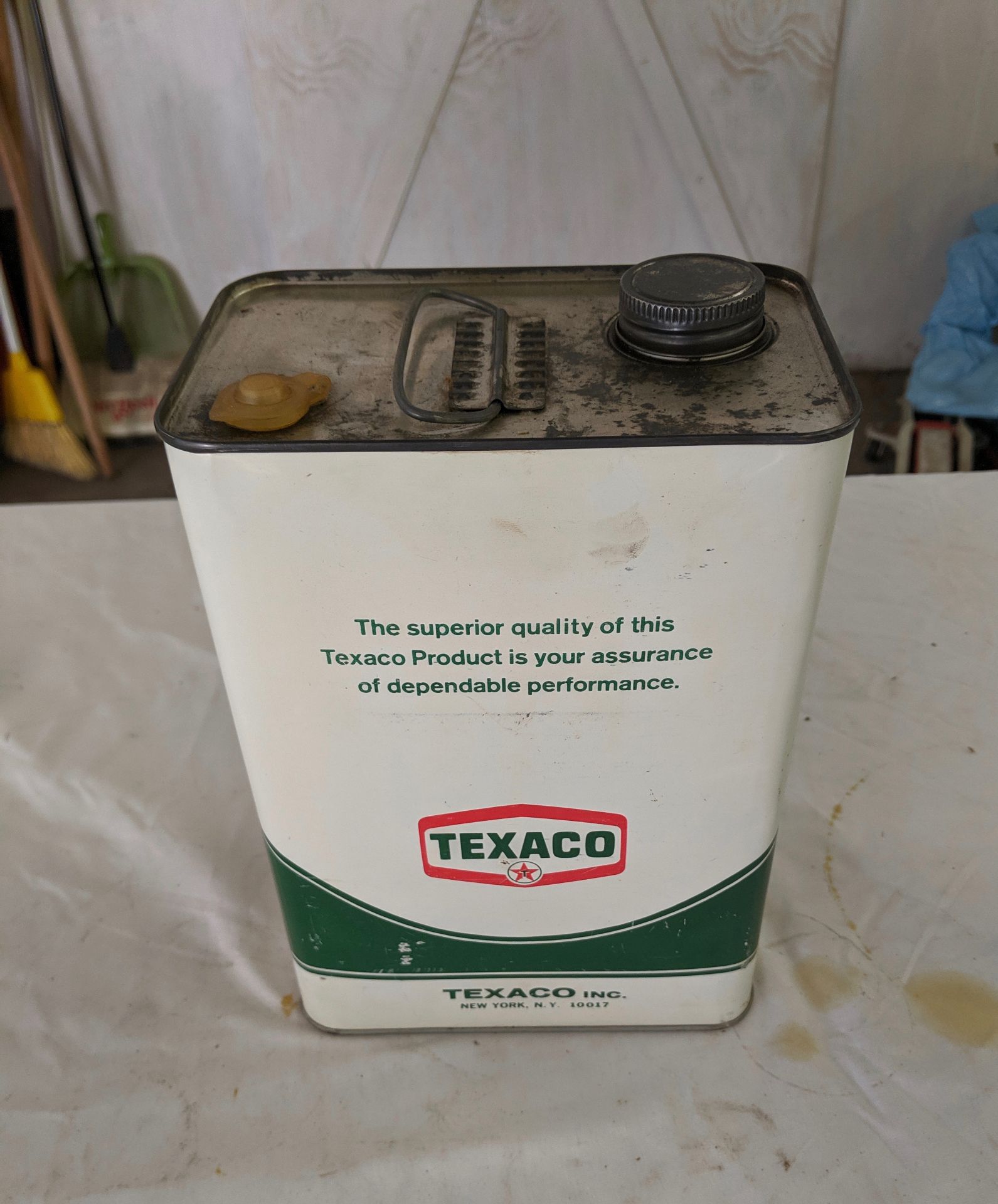 One gallon Texaco multigear lubricant can - full - Image 4 of 5