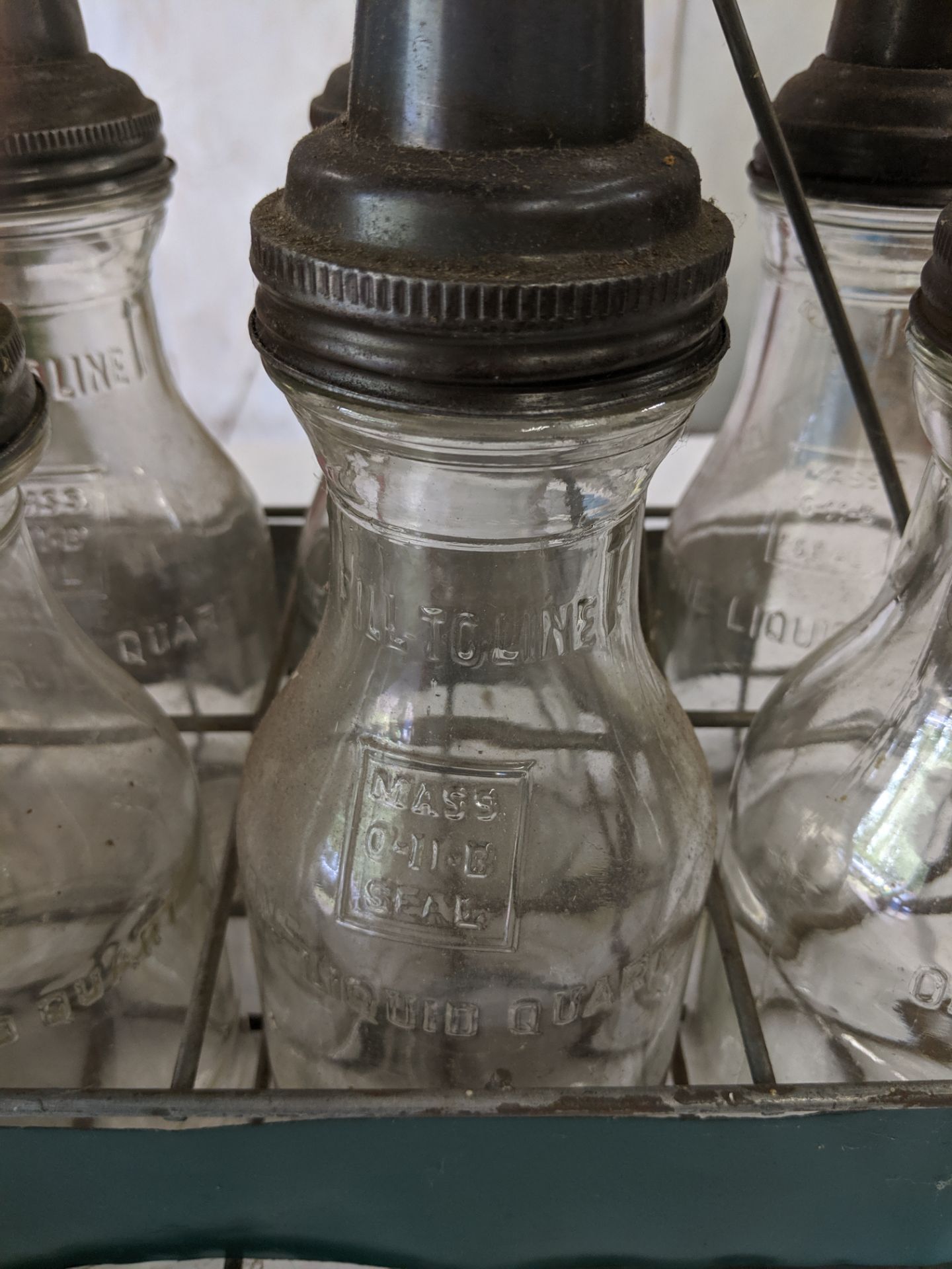 Set of 8 Glass Oil Bottles in Wire Rack Carrier - Image 3 of 3