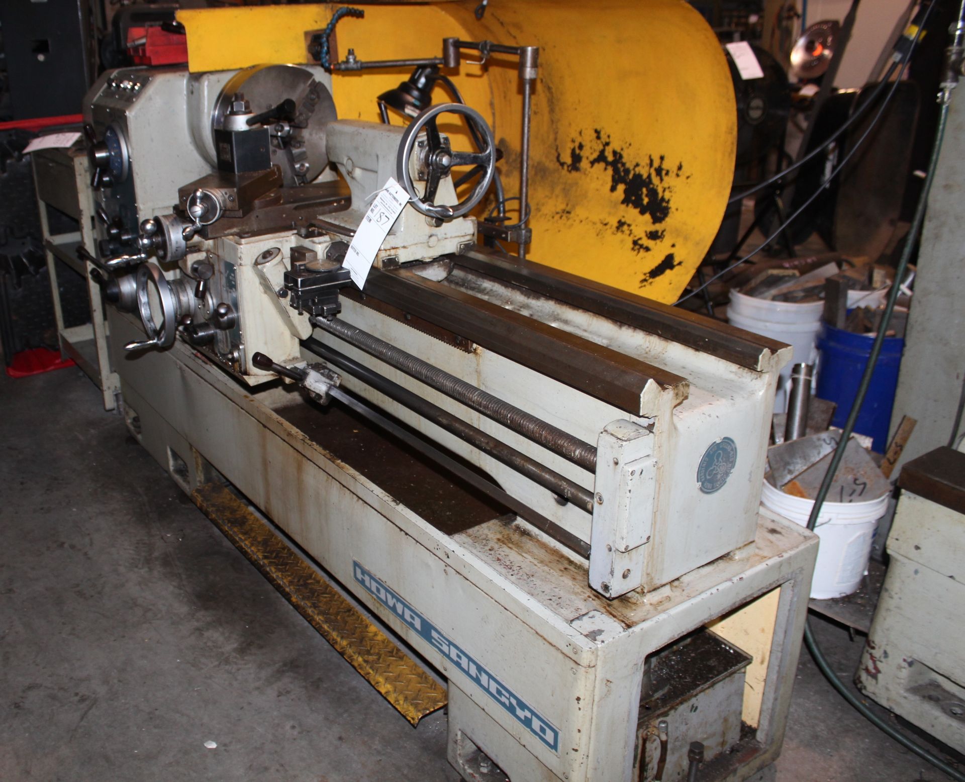 Howa model 1000 metal lathe 16" swing with one 3 jaw chuck