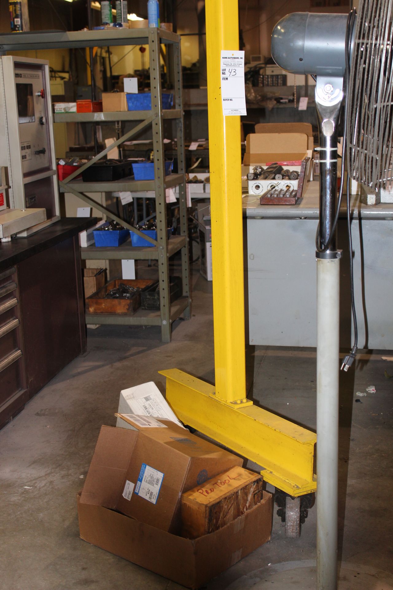 A-frame on casters with half ton chain hoist - Image 3 of 5