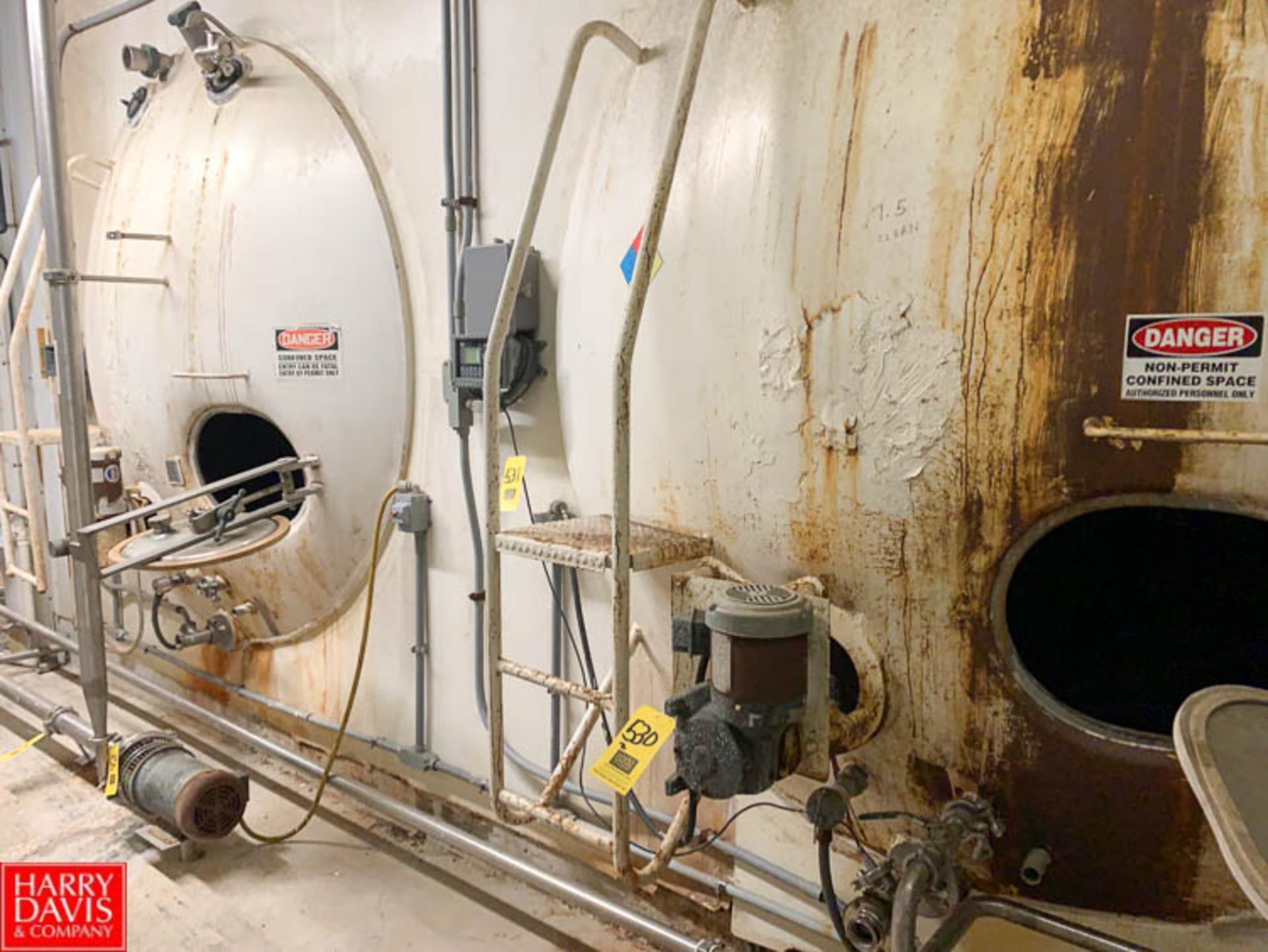 4,000 Gallon S/S Tanks - Rigging Fee: $ 3000