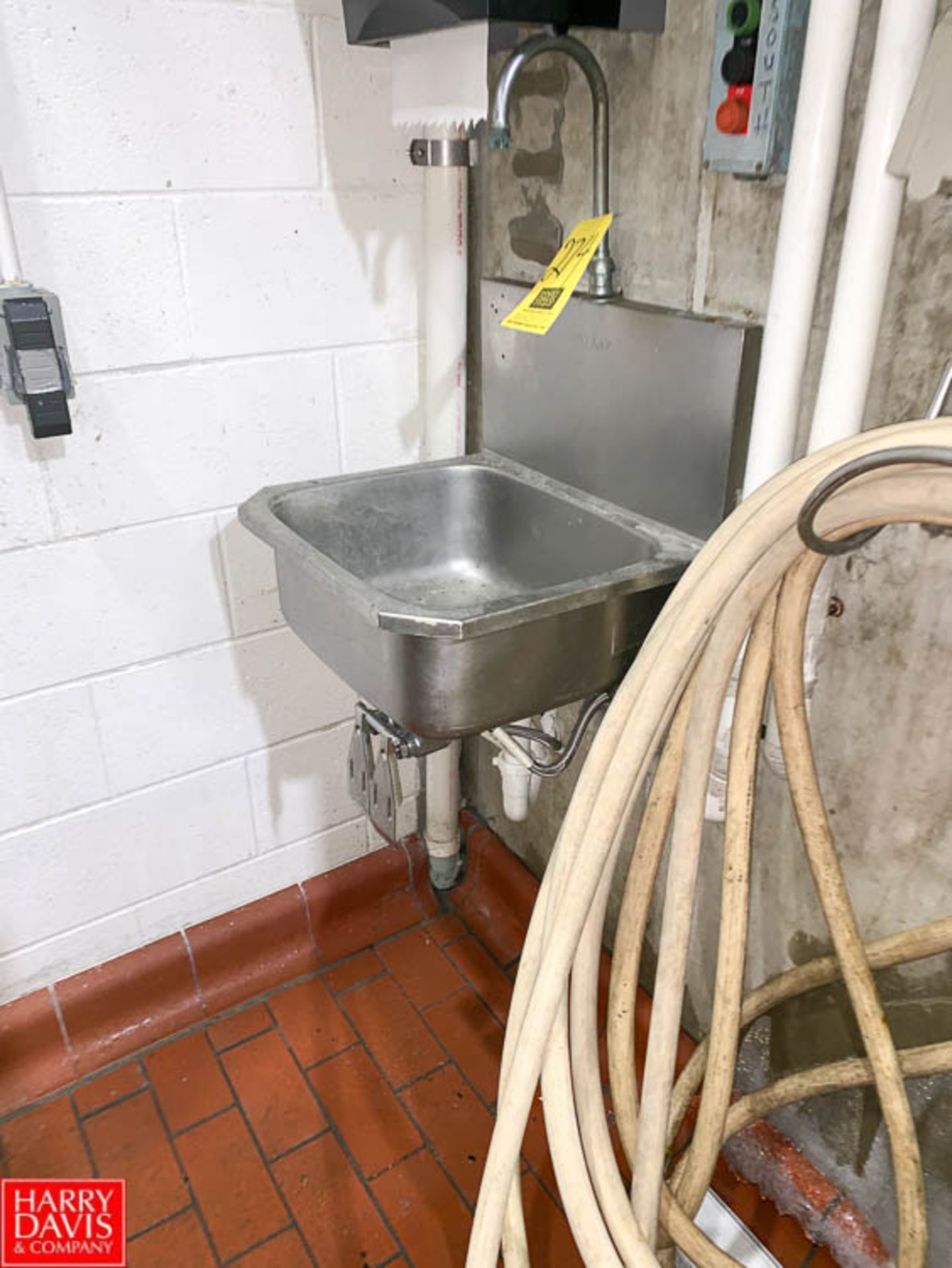 S/S Wash Sink with Knee Controller - Rigging Fee: $ 50