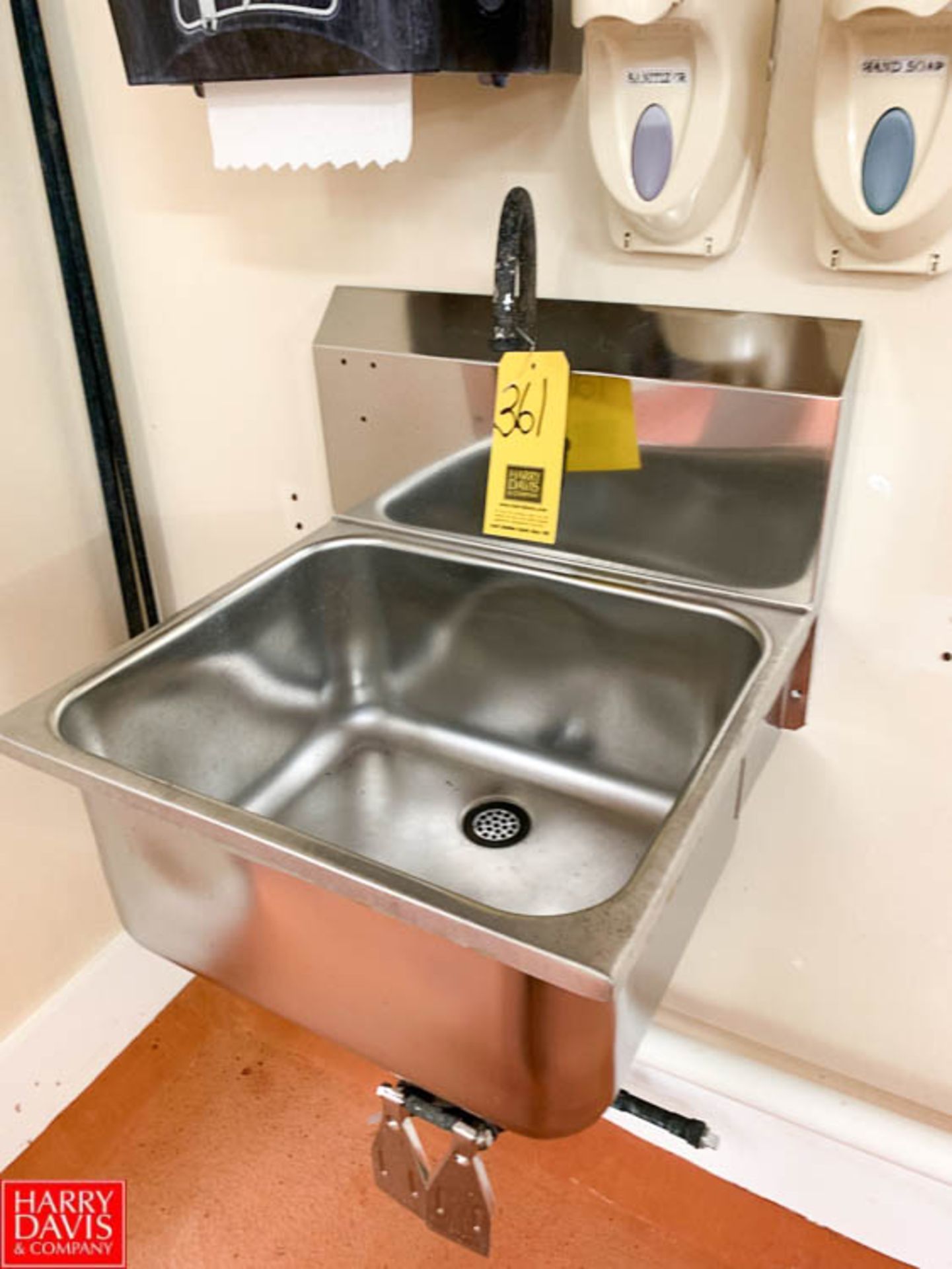S/S Wash Station Sink with Knee Control - Rigging Fee: $ 40
