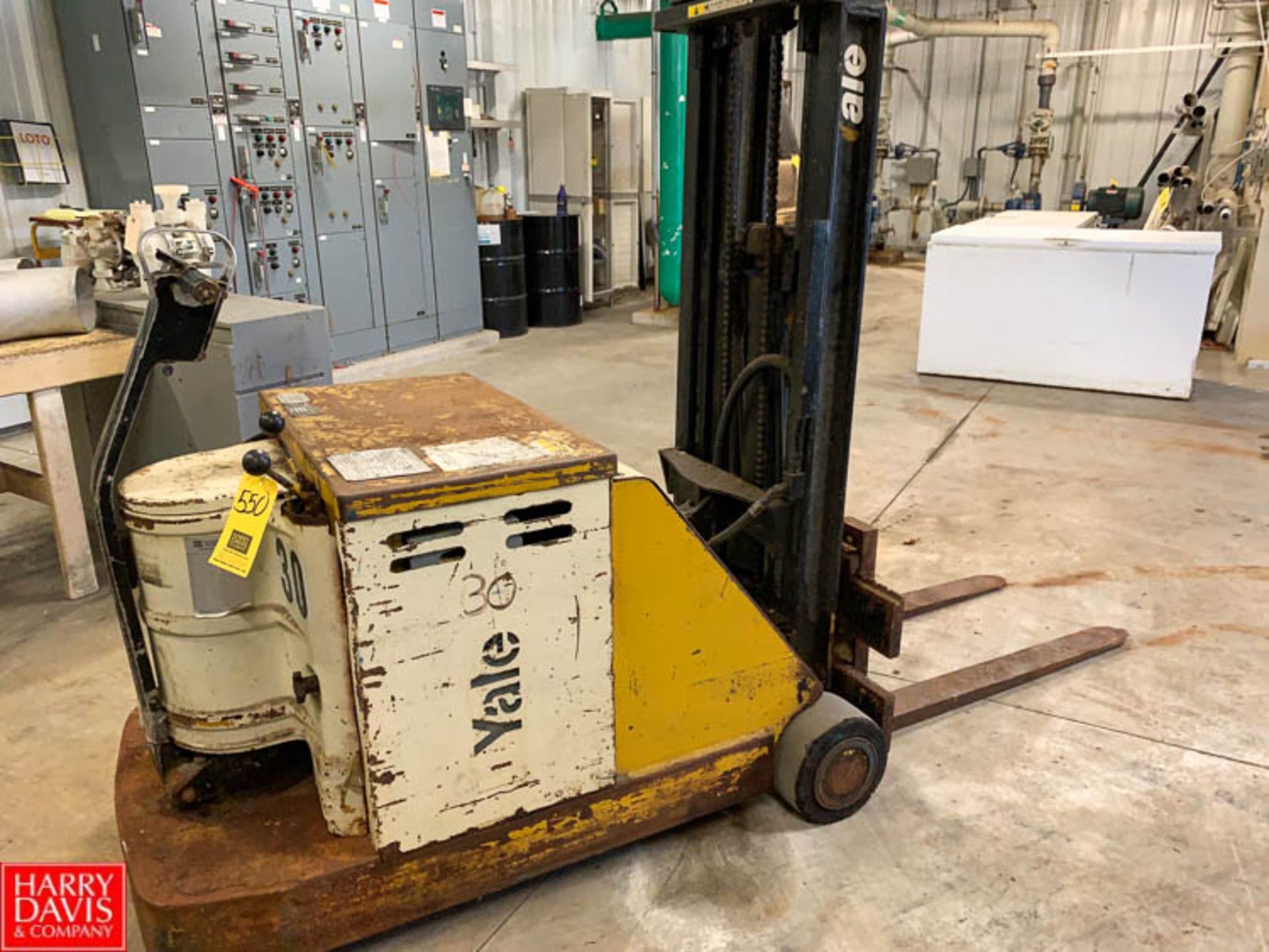 Yale 2,000 LB Capacity Walk Behind Electric Fork Lift Model AC020021071 S/N 529502 180" Max Lift -