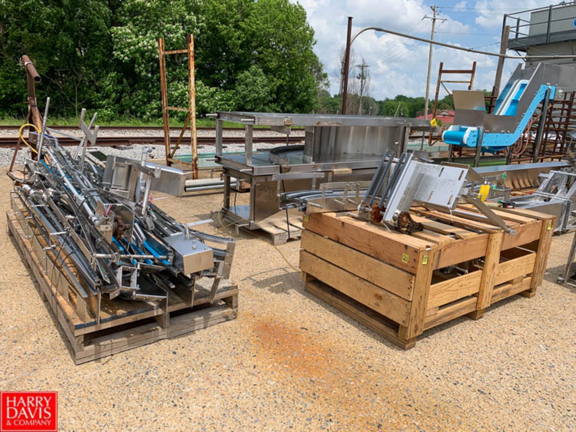 40' S/S Frame Product Conveyor with 90º Turn, Drive and More; on Pallet and in Crate - Rigging: $