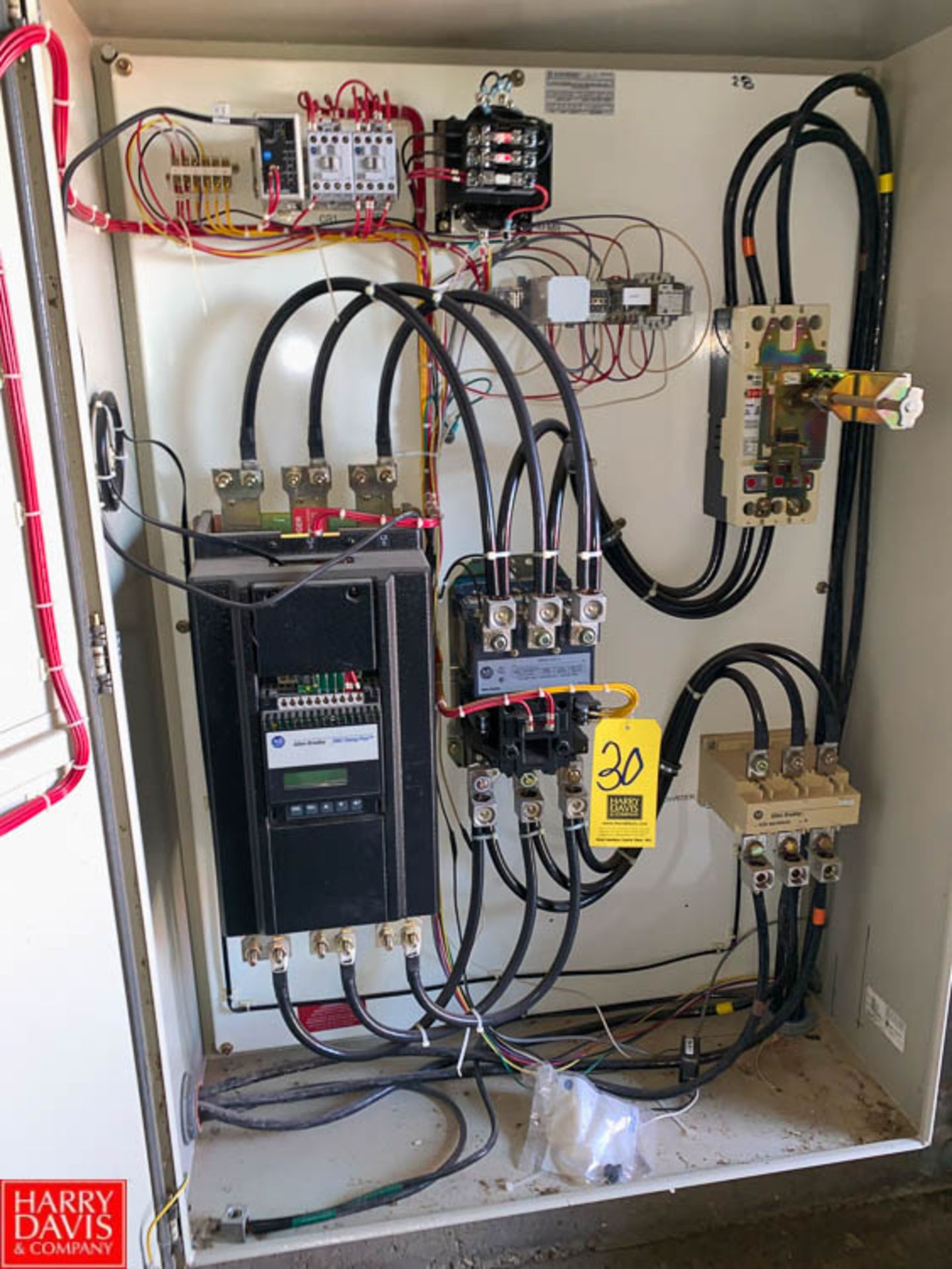 (3) Allen Bradley 125 HP SMC Dialog Plus Variable Frequency Drive Panel, CAT # 153H-B108HBD-51-1F- - Image 4 of 4