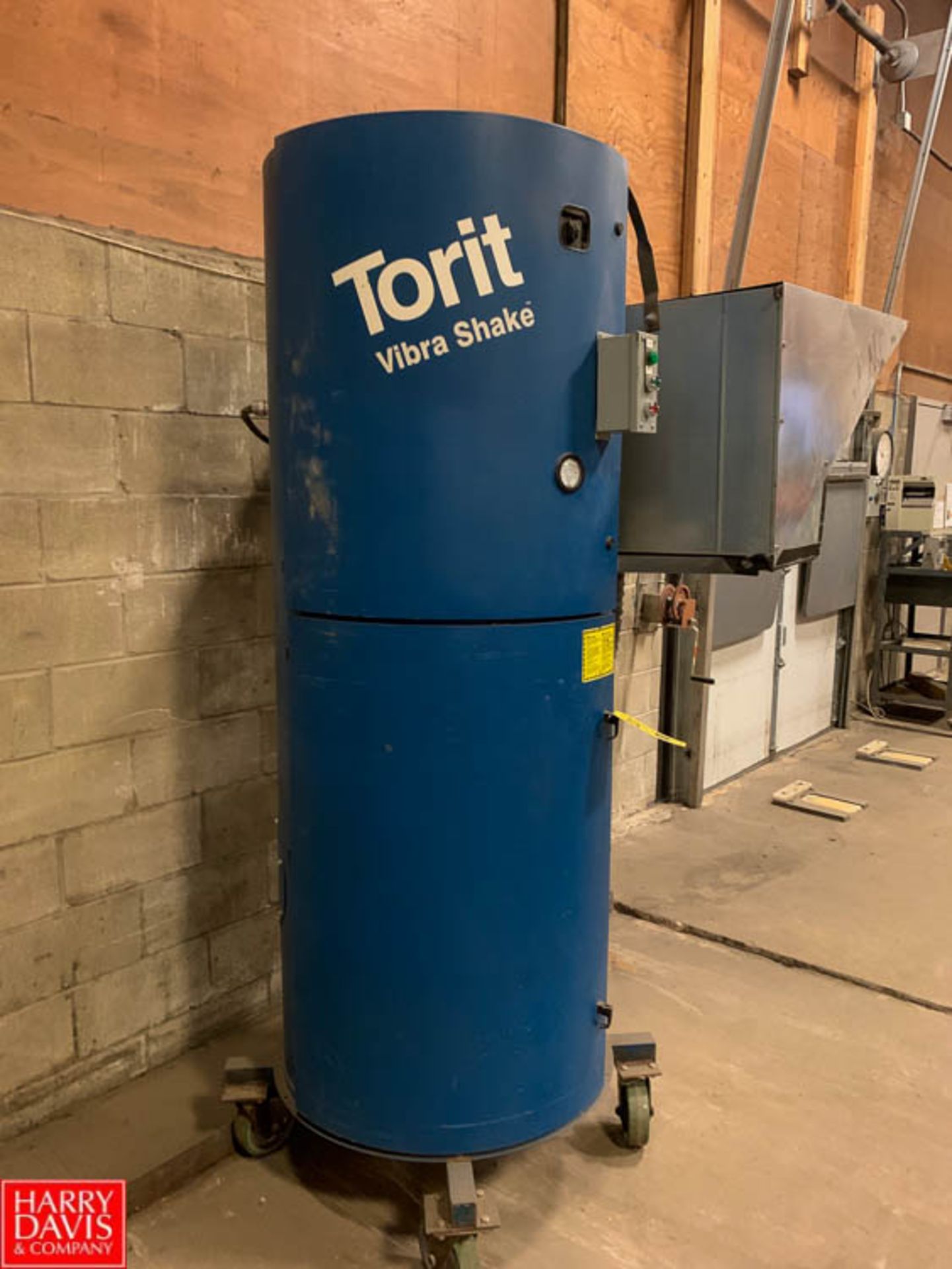 Torit Vibra Shake Dust Collector, Model RVS Rigging: 300