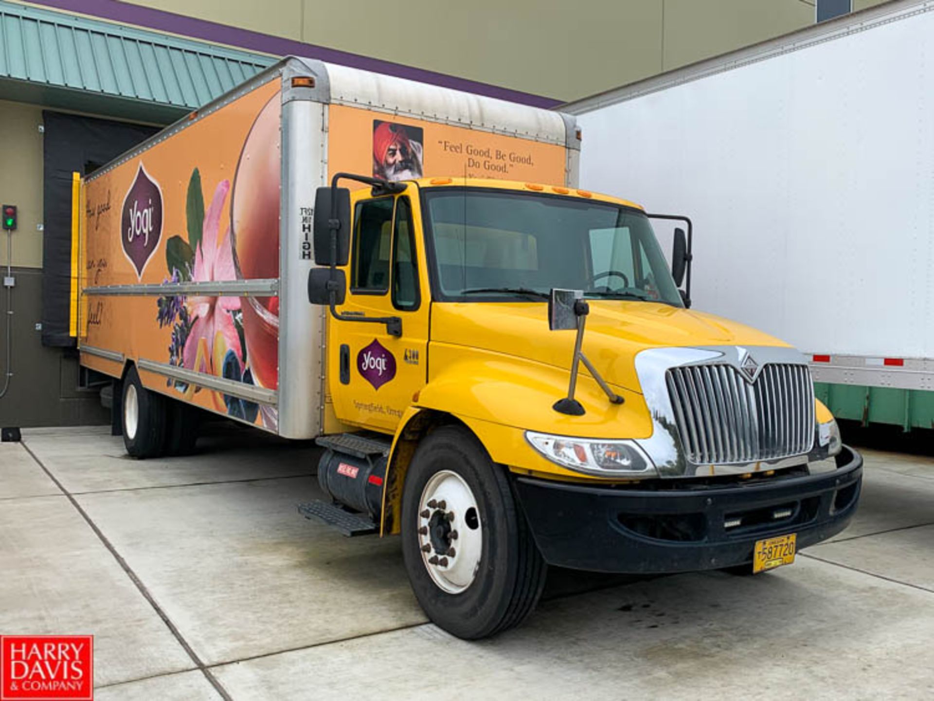 2007 International 4300 2 Axle Truck with Morgan Van Body and DT-466 Engine - Image 2 of 3