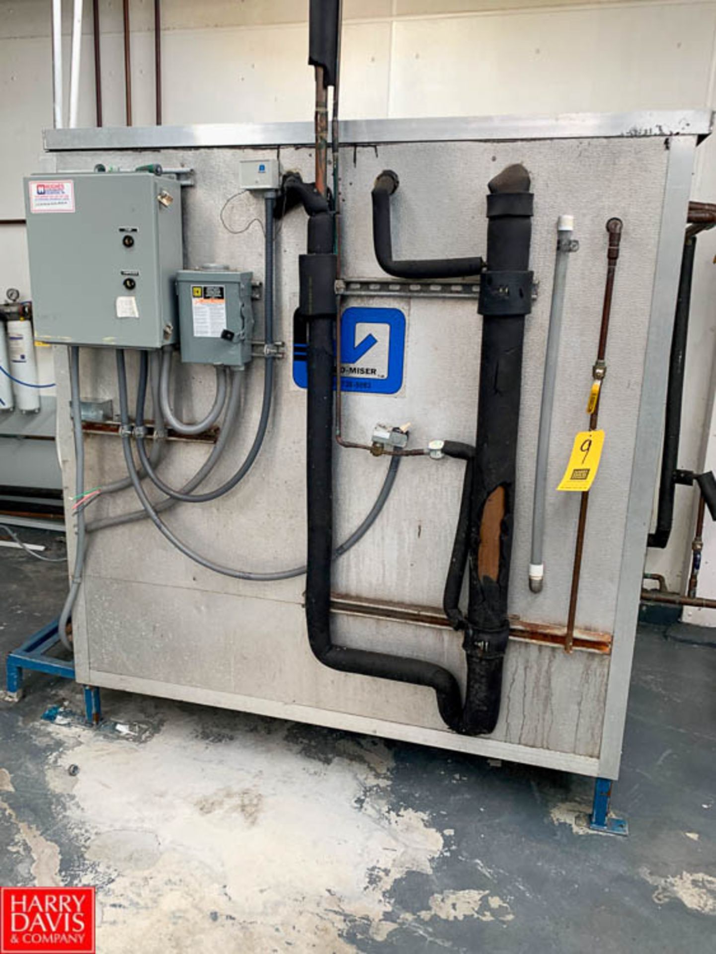 Hydro Mister Water Chiller with Pump and Compressor Location: Long Island City, New York Rigging