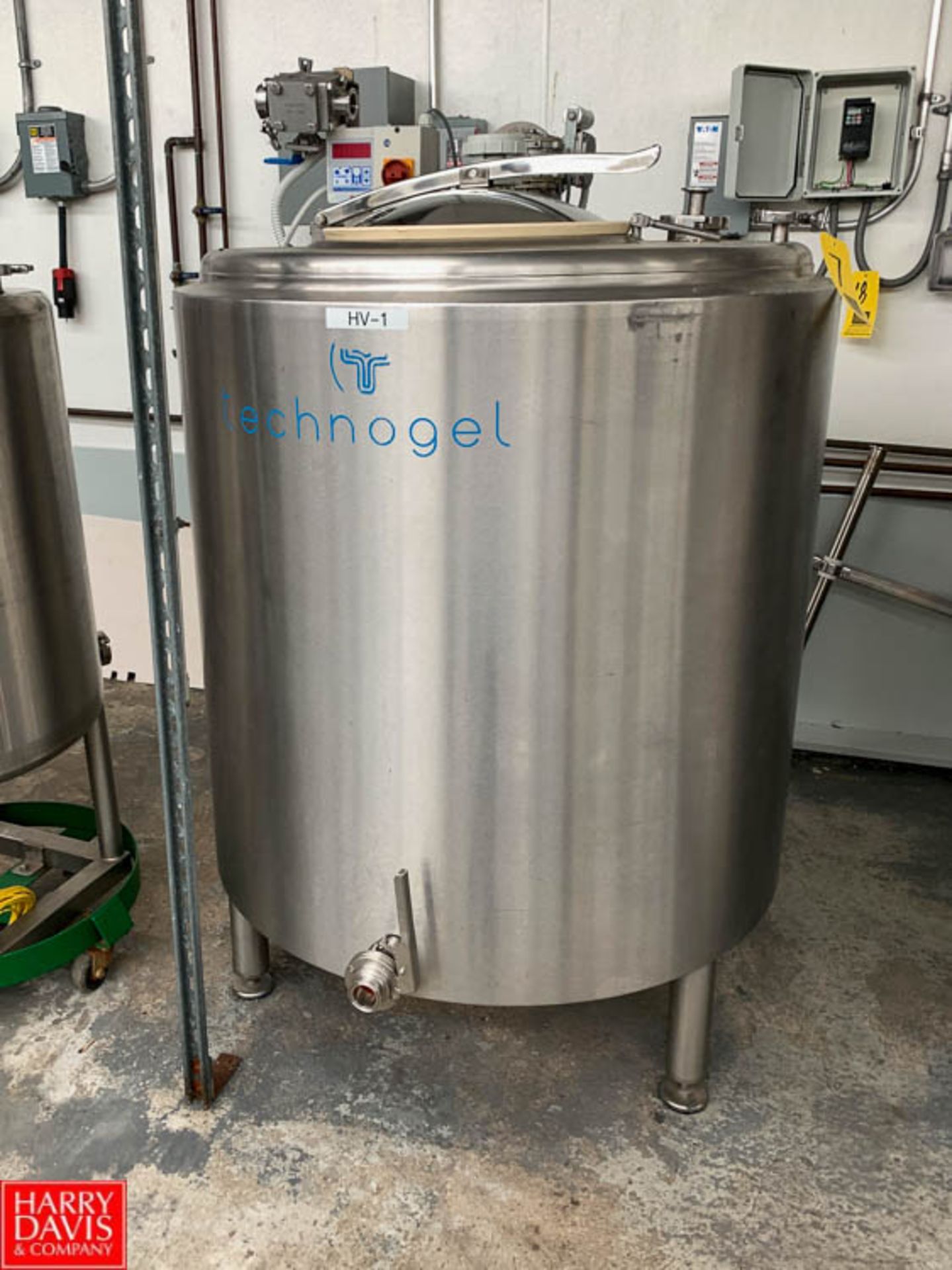 2012 Technogel 600 Liter S/S Jacketed Tank with Vertical Agitator Location: Long Island City, New