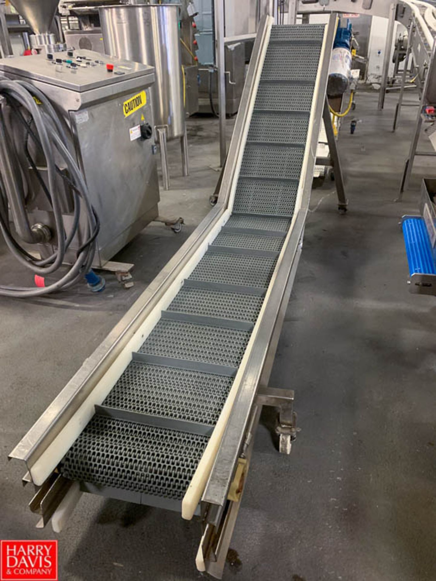 11’ S/S Frame Portable Incline Conveyor with Drive, 16" Width Belting with 1.5" Flights Rigging Fee: - Image 2 of 2